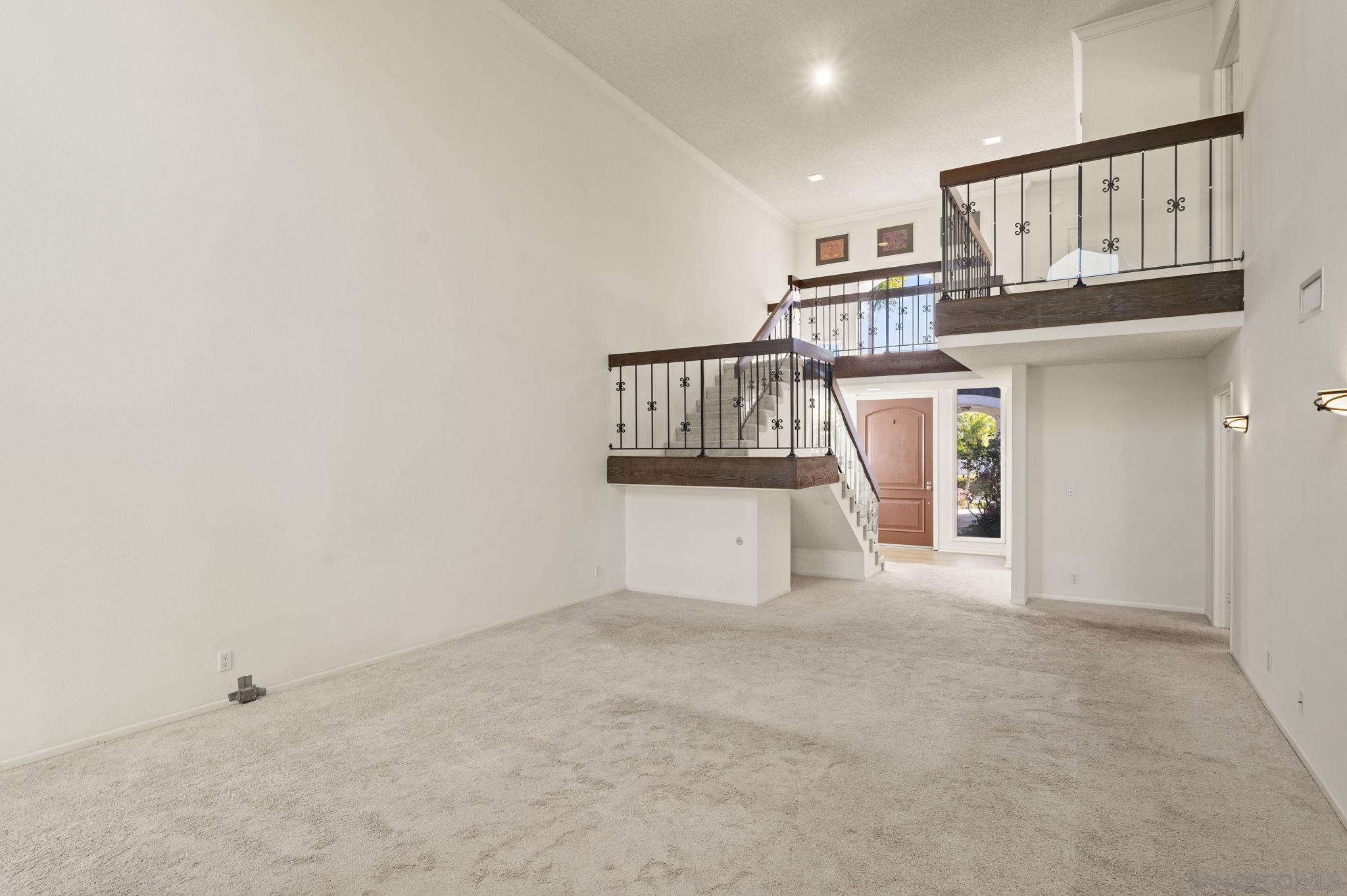 Detail Gallery Image 7 of 21 For 2847  via Posada, La Jolla,  CA 92037 - 4 Beds | 2/1 Baths