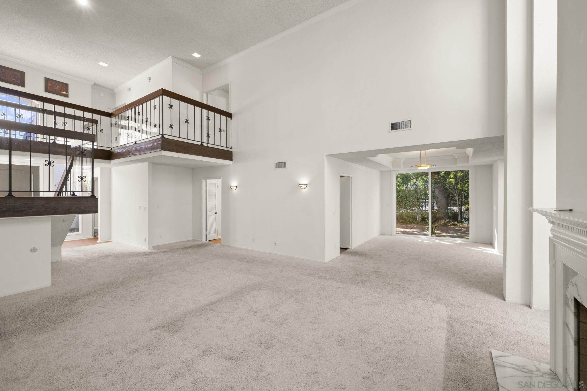 Detail Gallery Image 8 of 21 For 2847  via Posada, La Jolla,  CA 92037 - 4 Beds | 2/1 Baths