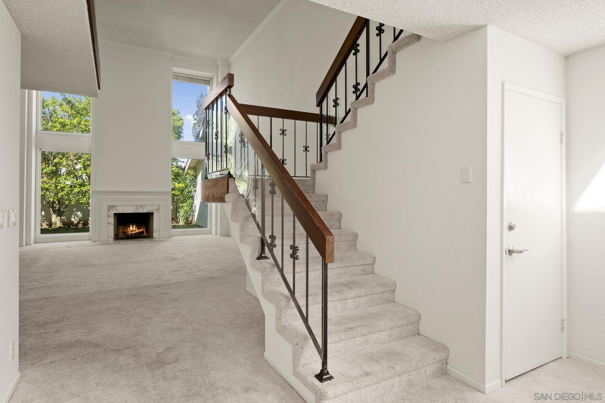 Detail Gallery Image 9 of 21 For 2847  via Posada, La Jolla,  CA 92037 - 4 Beds | 2/1 Baths