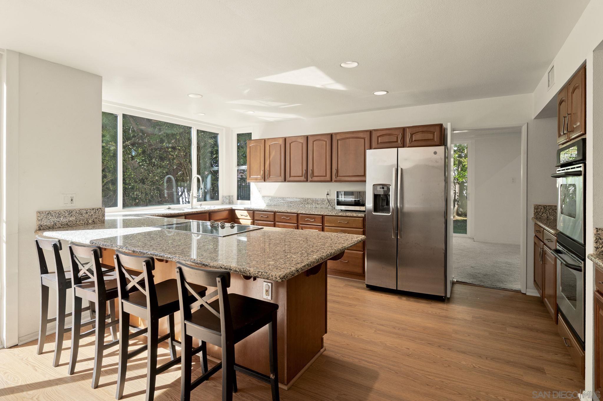 Detail Gallery Image 10 of 21 For 2847  via Posada, La Jolla,  CA 92037 - 4 Beds | 2/1 Baths