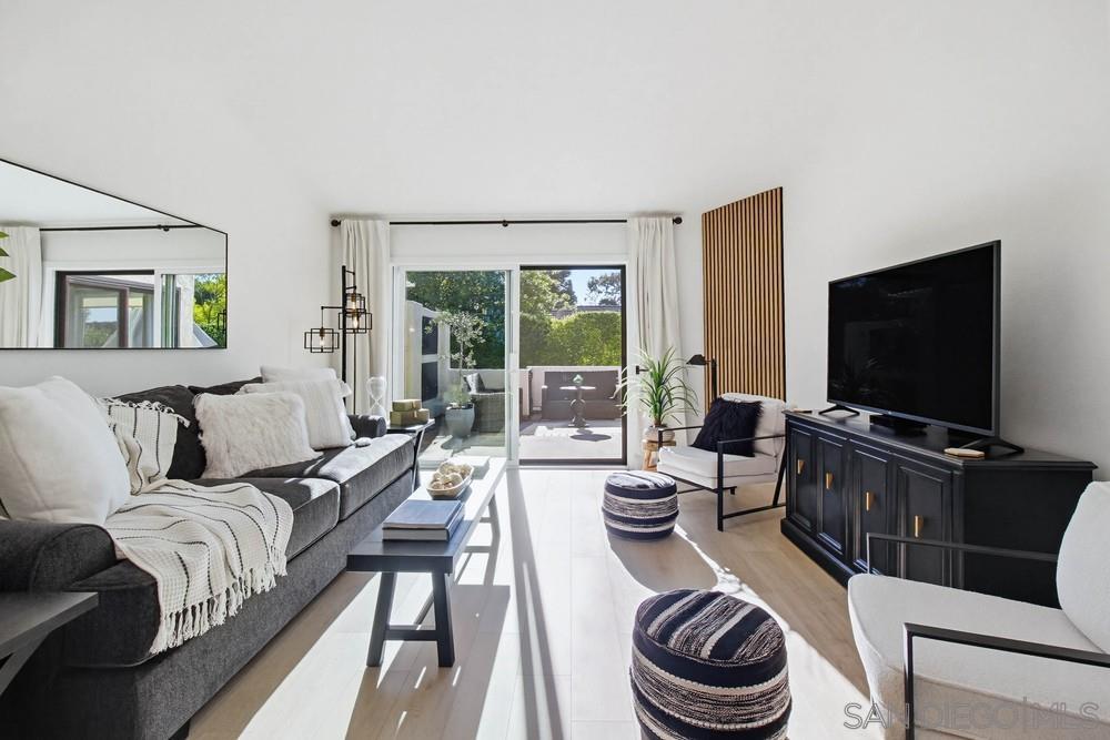 Detail Gallery Image 14 of 41 For 12795  via Moura, San Diego,  CA 92128 - 2 Beds | 2 Baths