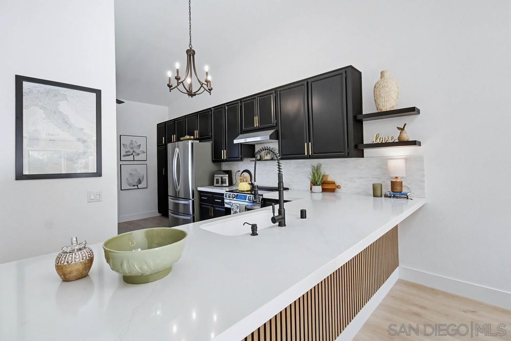 Detail Gallery Image 5 of 41 For 12795  via Moura, San Diego,  CA 92128 - 2 Beds | 2 Baths