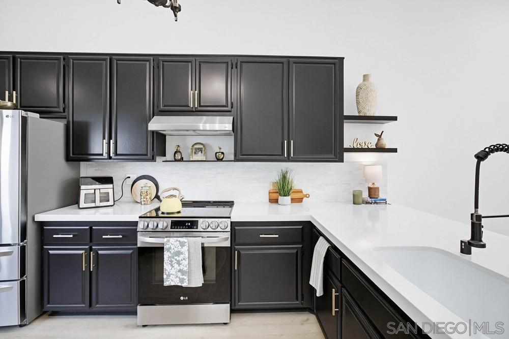 Detail Gallery Image 6 of 41 For 12795  via Moura, San Diego,  CA 92128 - 2 Beds | 2 Baths