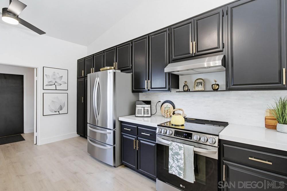 Detail Gallery Image 7 of 41 For 12795  via Moura, San Diego,  CA 92128 - 2 Beds | 2 Baths