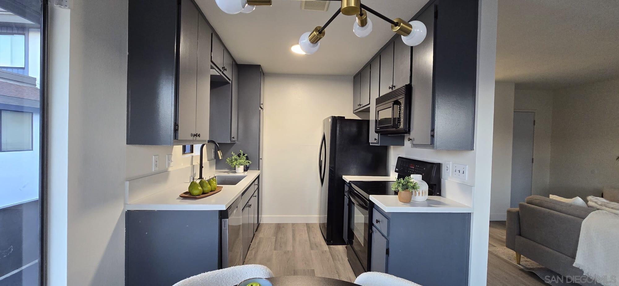 Detail Gallery Image 10 of 30 For 3207  Midway Dr.  #101,  San Diego,  CA 92110 - 1 Beds | 1 Baths