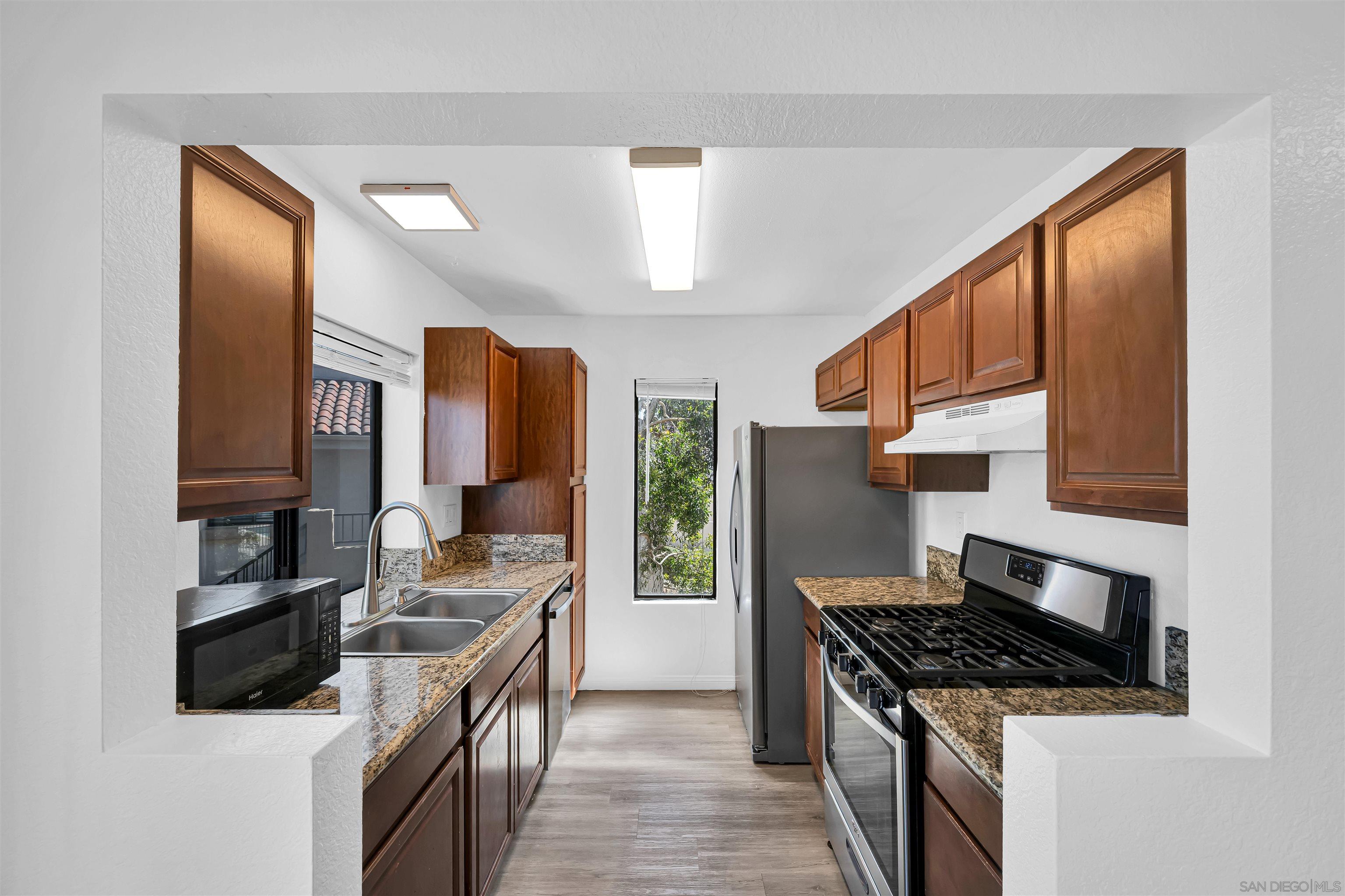 Detail Gallery Image 10 of 33 For 8456  New Salem  #30,  San Diego,  CA 92126 - 2 Beds | 2 Baths