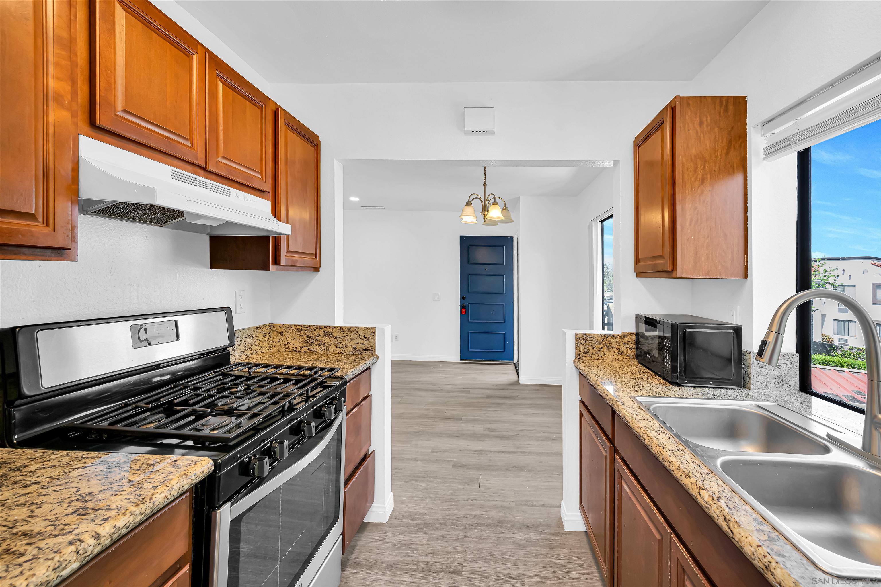 Detail Gallery Image 11 of 33 For 8456  New Salem  #30,  San Diego,  CA 92126 - 2 Beds | 2 Baths