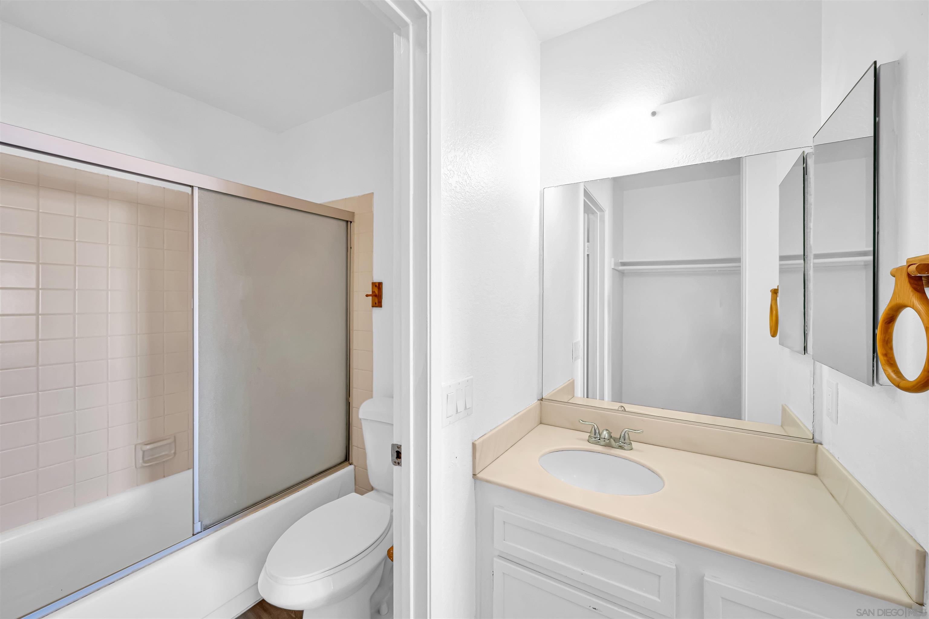 Detail Gallery Image 16 of 33 For 8456  New Salem  #30,  San Diego,  CA 92126 - 2 Beds | 2 Baths