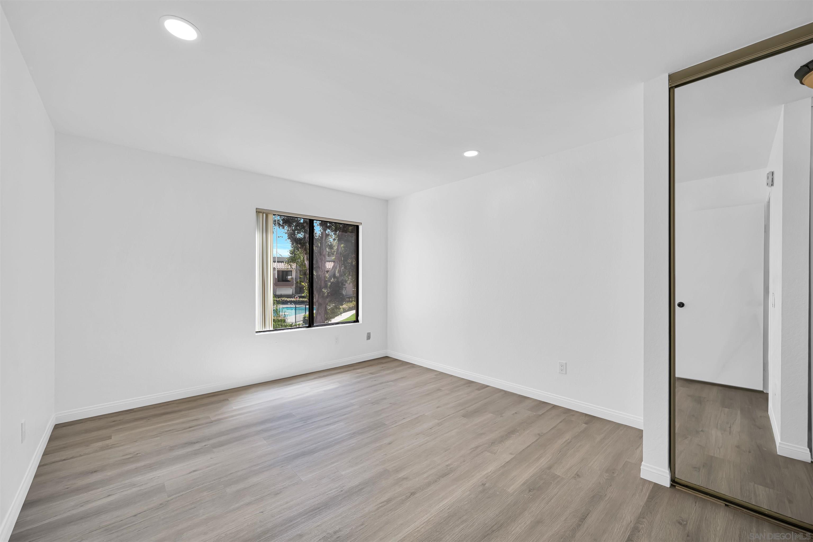 Detail Gallery Image 4 of 33 For 8456  New Salem  #30,  San Diego,  CA 92126 - 2 Beds | 2 Baths