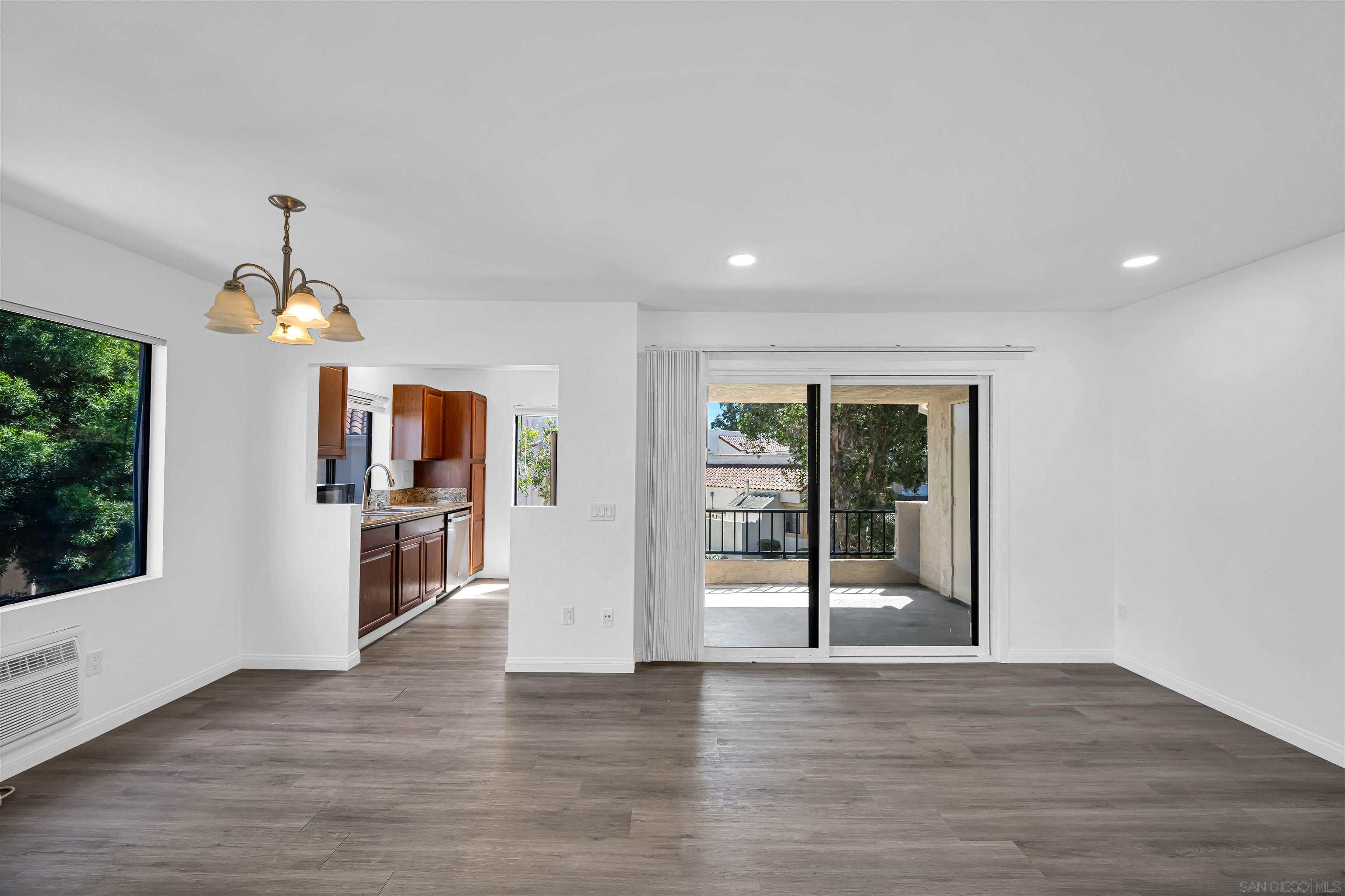 Detail Gallery Image 6 of 33 For 8456  New Salem  #30,  San Diego,  CA 92126 - 2 Beds | 2 Baths