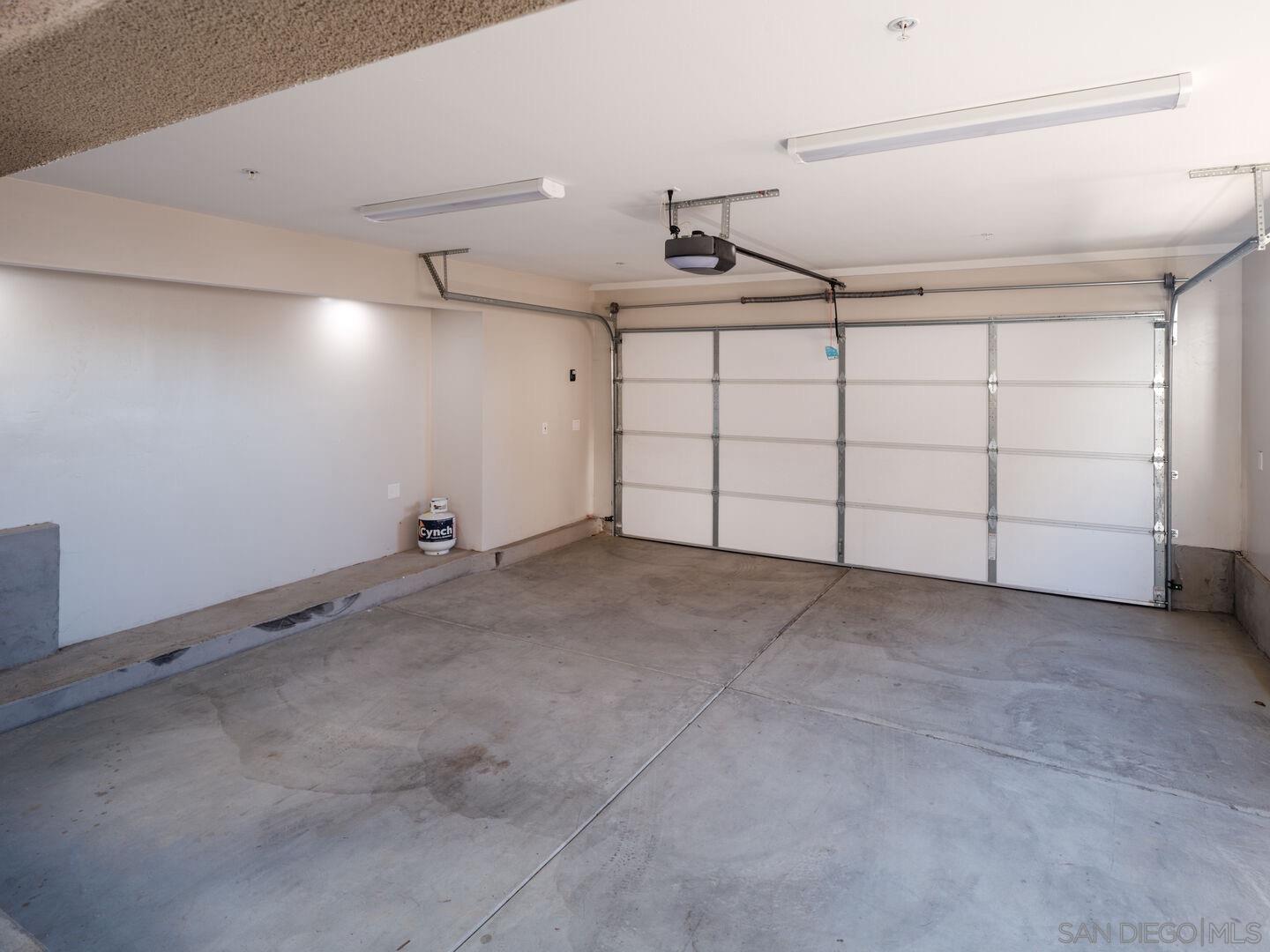 Detail Gallery Image 36 of 36 For 851-53  Sapphire, San Diego,  CA 92109 - 6 Beds | 7 Baths