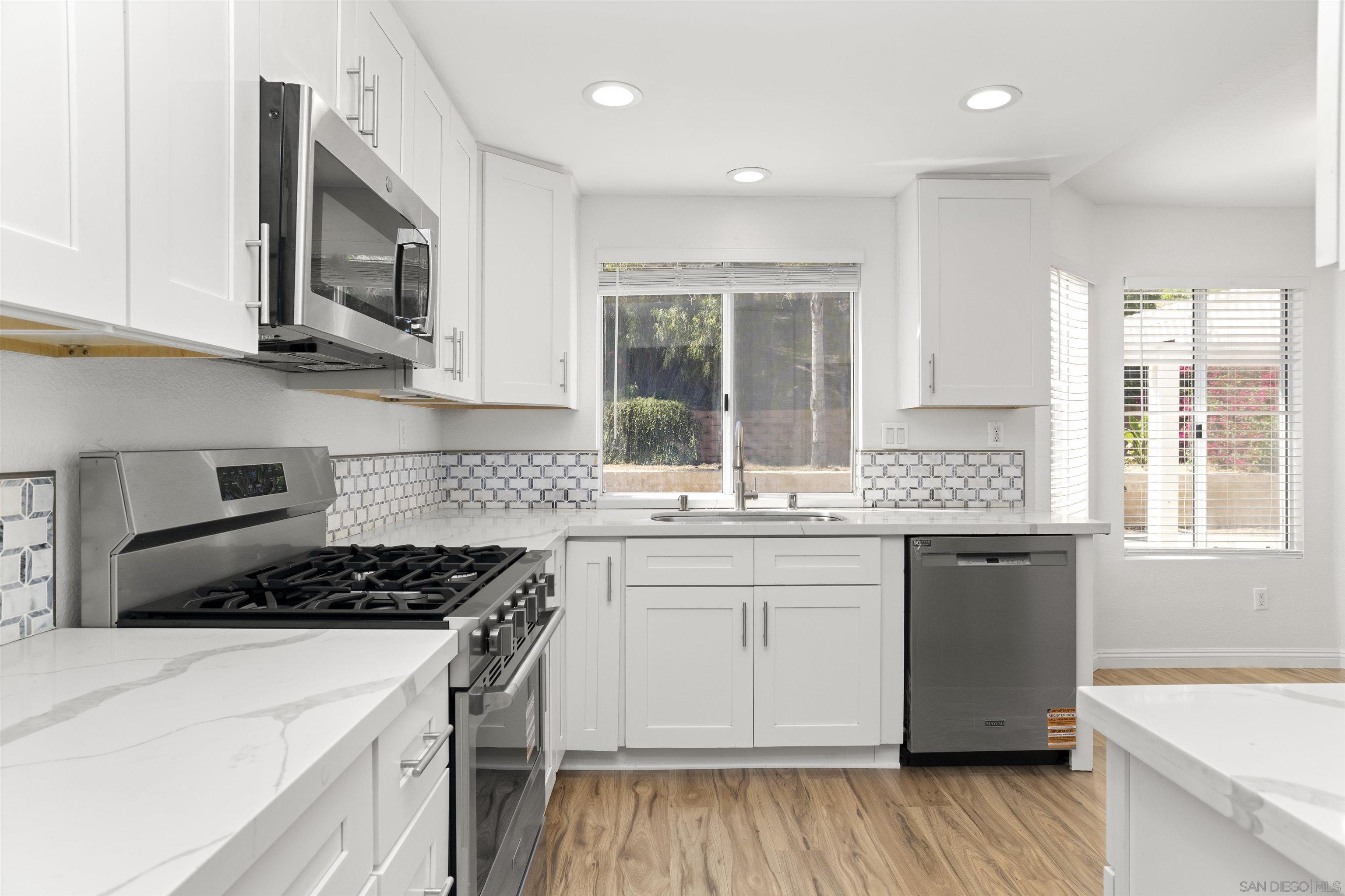 Detail Gallery Image 11 of 43 For 512  Avenida Blanco, San Marcos,  CA 92069 - 4 Beds | 3 Baths