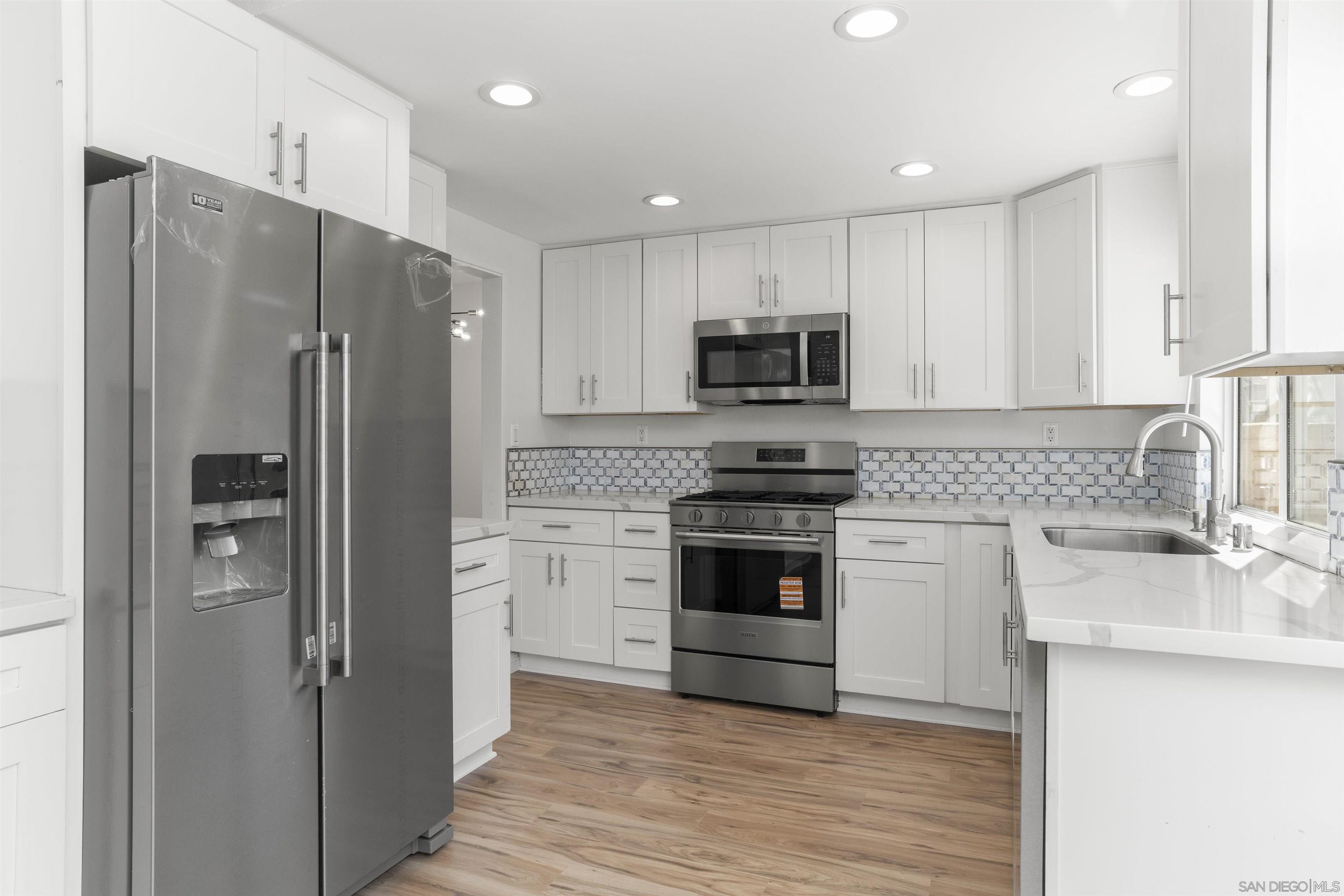 Detail Gallery Image 13 of 43 For 512  Avenida Blanco, San Marcos,  CA 92069 - 4 Beds | 3 Baths