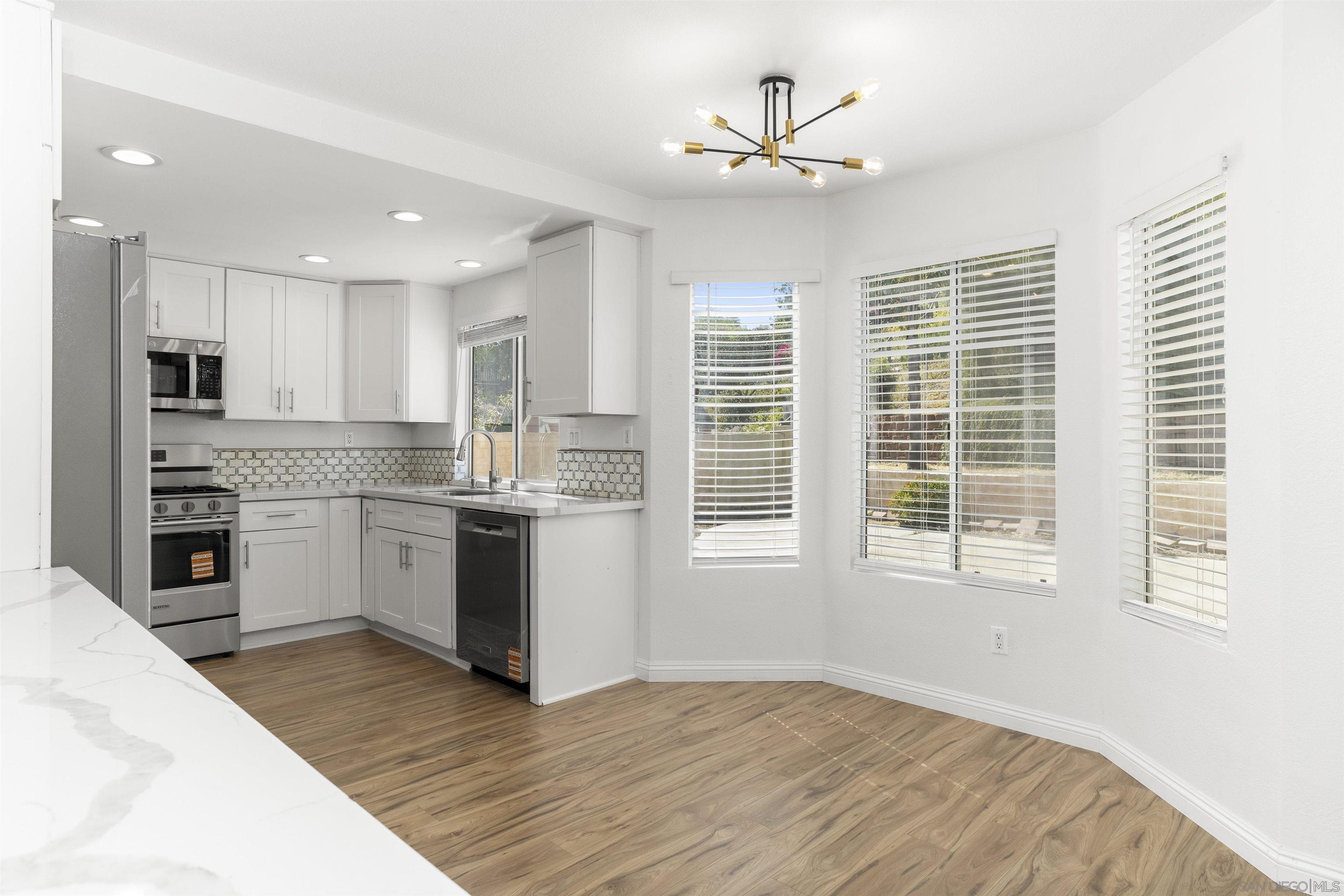 Detail Gallery Image 18 of 43 For 512  Avenida Blanco, San Marcos,  CA 92069 - 4 Beds | 3 Baths