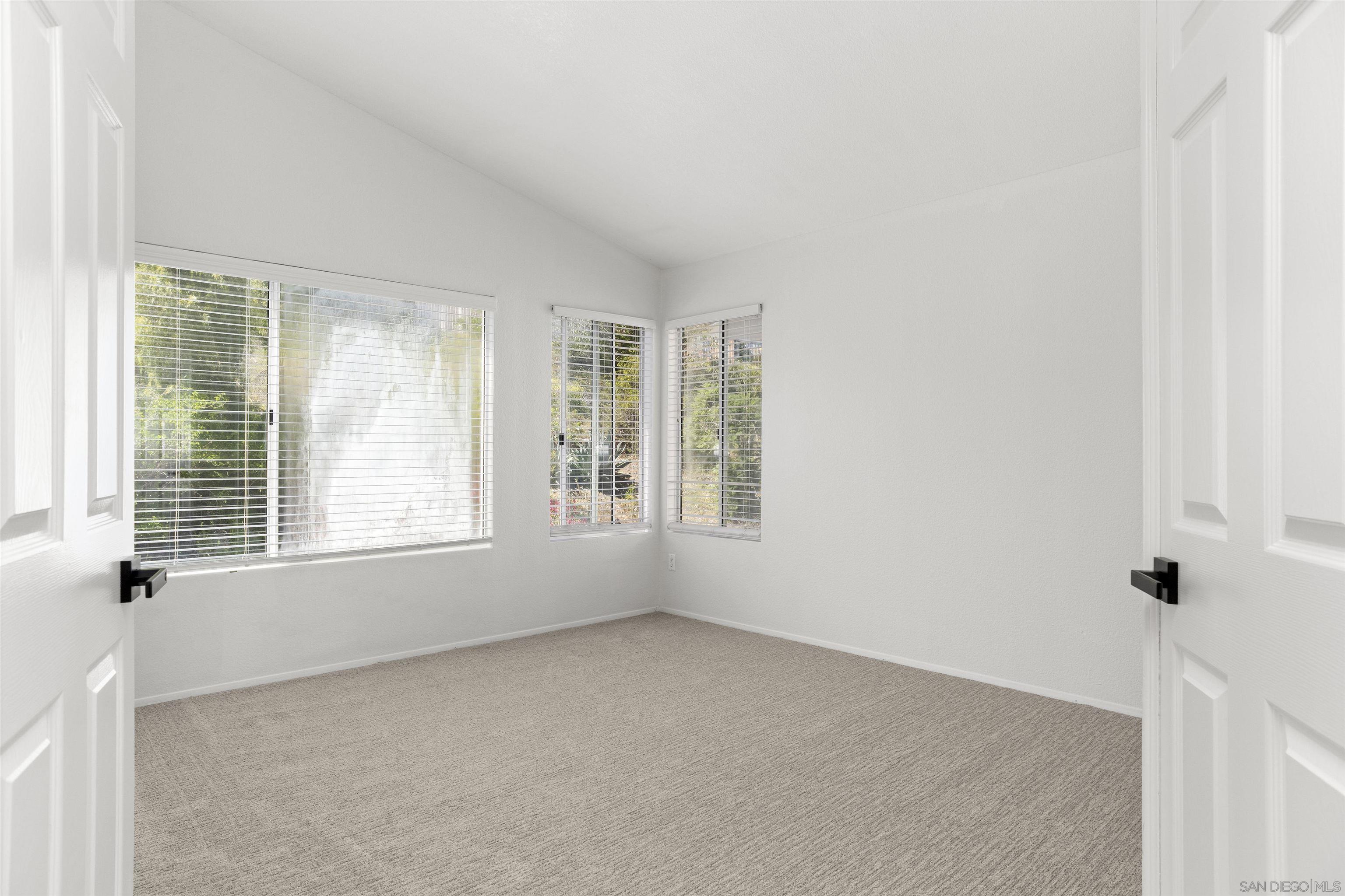 Detail Gallery Image 26 of 43 For 512  Avenida Blanco, San Marcos,  CA 92069 - 4 Beds | 3 Baths