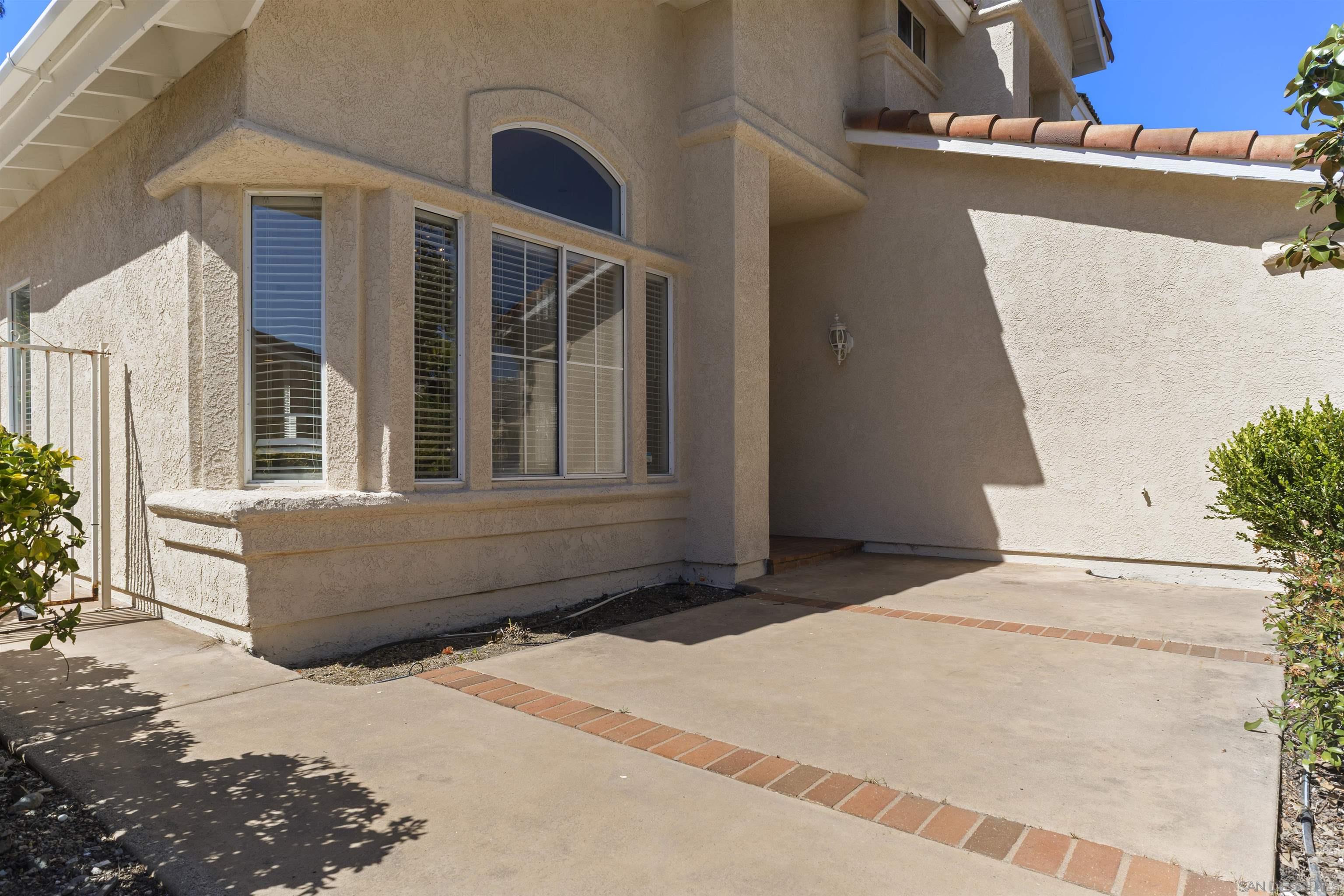 Detail Gallery Image 4 of 43 For 512  Avenida Blanco, San Marcos,  CA 92069 - 4 Beds | 3 Baths