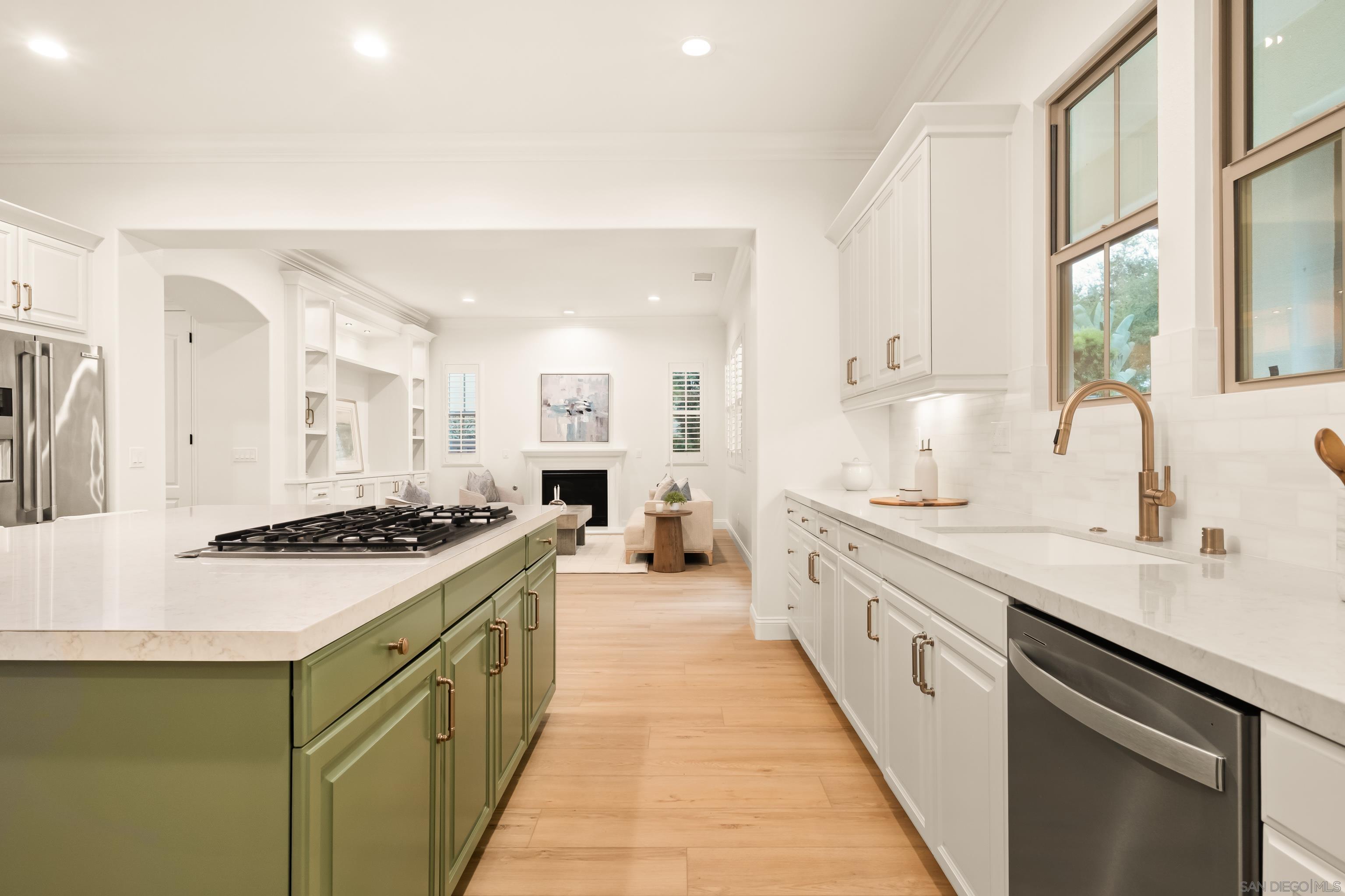 Detail Gallery Image 12 of 44 For 7175  Sitio Caballero, Carlsbad,  CA 92009 - 4 Beds | 3/1 Baths