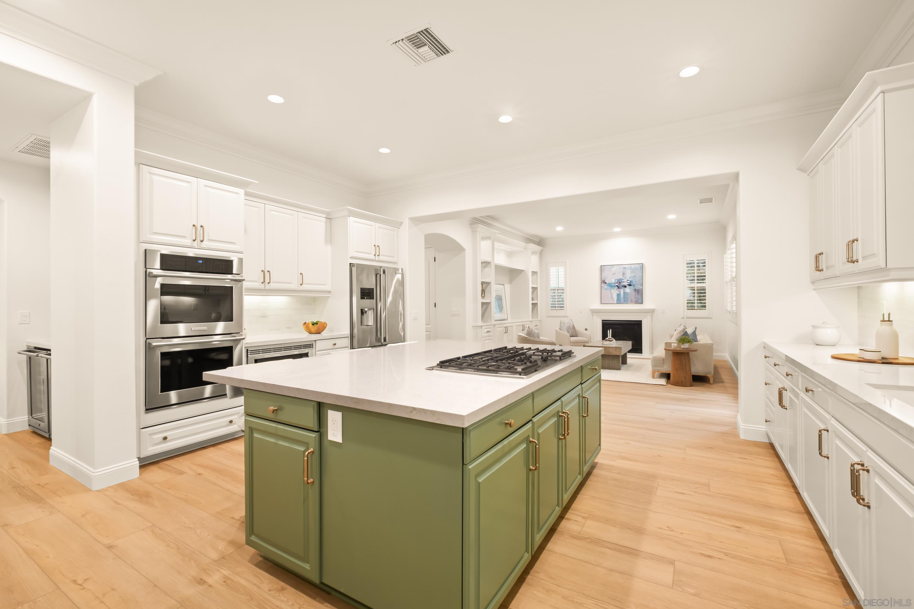 Detail Gallery Image 10 of 44 For 7175  Sitio Caballero, Carlsbad,  CA 92009 - 4 Beds | 3/1 Baths