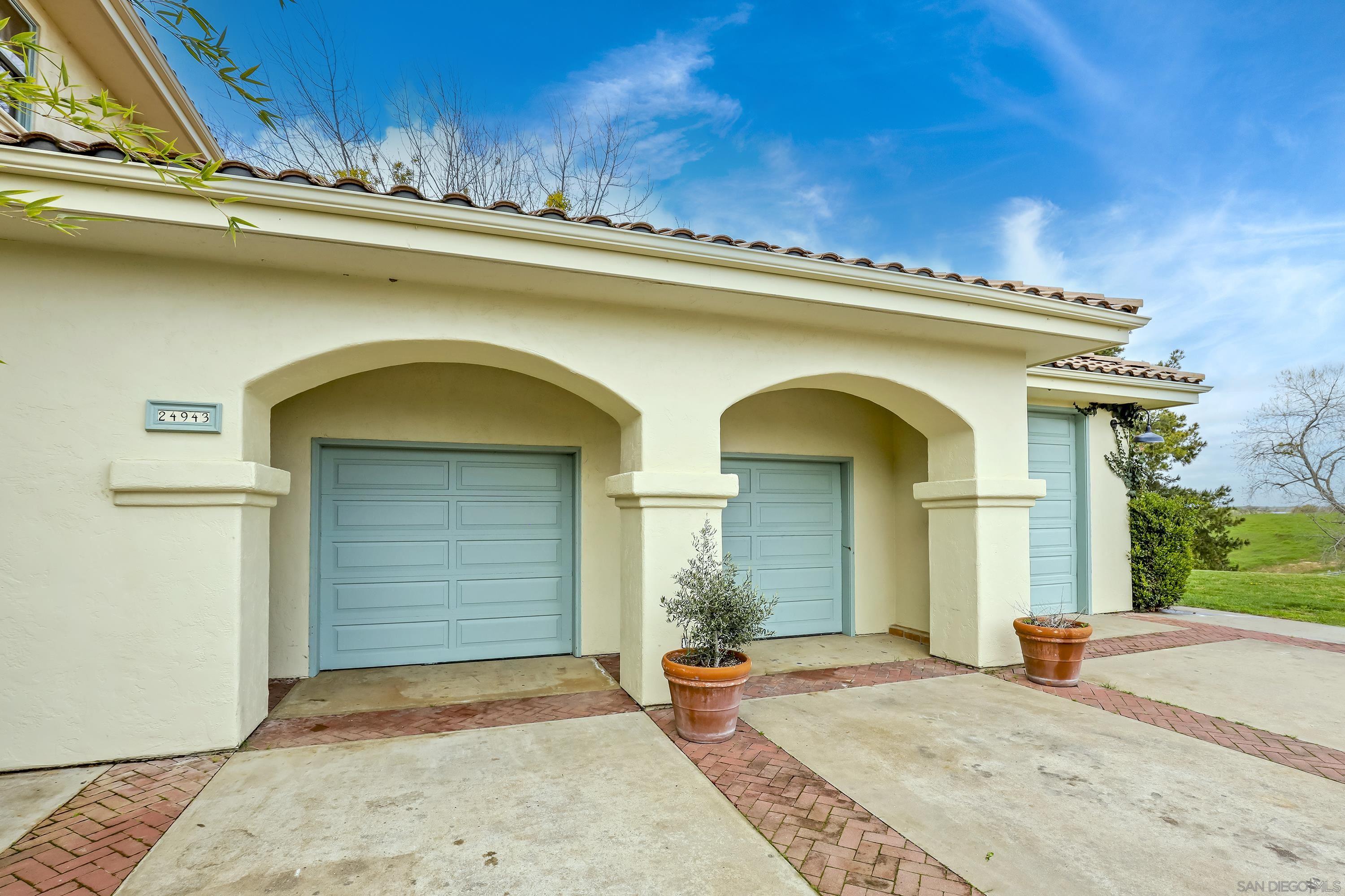 Detail Gallery Image 10 of 68 For 24943 N Mcintire Road, Clements,  CA 95227 - 5 Beds | 3 Baths