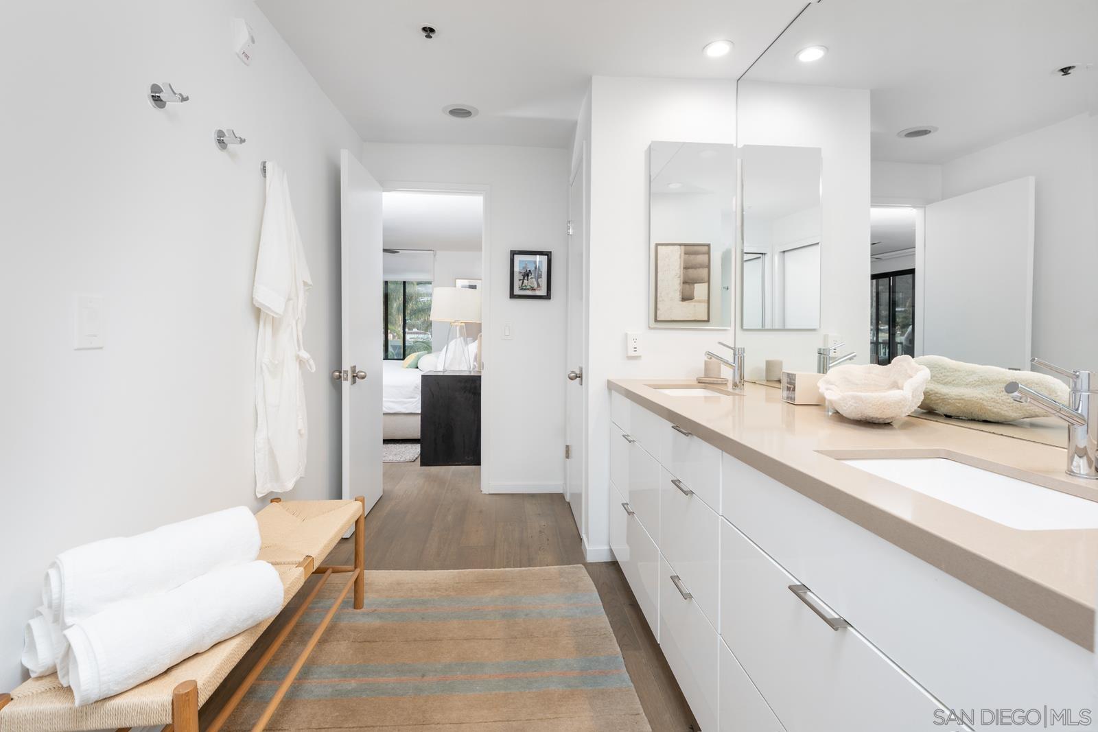 Detail Gallery Image 14 of 31 For 2130  Vallecitos  342, La Jolla,  CA 92037 - 2 Beds | 2 Baths