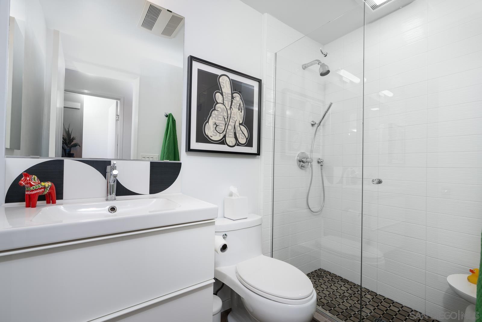 Detail Gallery Image 18 of 31 For 2130  Vallecitos  342, La Jolla,  CA 92037 - 2 Beds | 2 Baths
