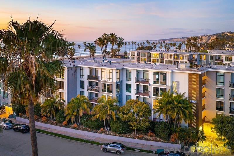 Detail Gallery Image 3 of 31 For 2130  Vallecitos  342, La Jolla,  CA 92037 - 2 Beds | 2 Baths