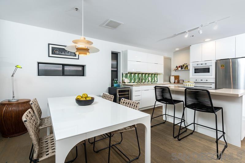 Detail Gallery Image 9 of 31 For 2130  Vallecitos  342, La Jolla,  CA 92037 - 2 Beds | 2 Baths