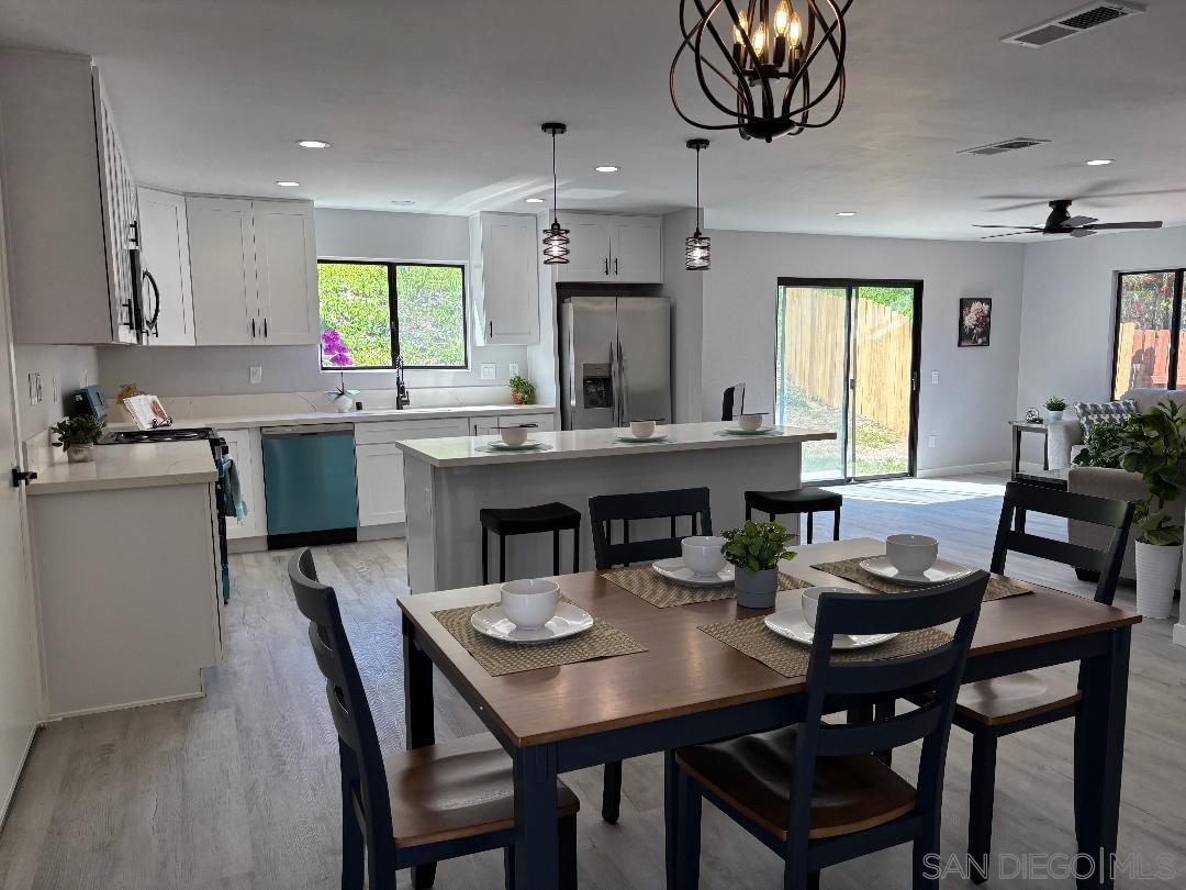 Detail Gallery Image 2 of 31 For 9211  Todos Santos Drive, Santee,  CA 92071 - 4 Beds | 2 Baths