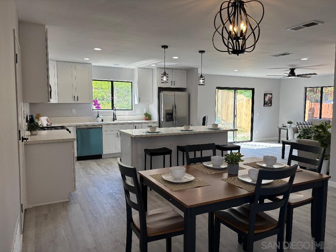 Detail Gallery Image 4 of 31 For 9211  Todos Santos Drive, Santee,  CA 92071 - 4 Beds | 2 Baths