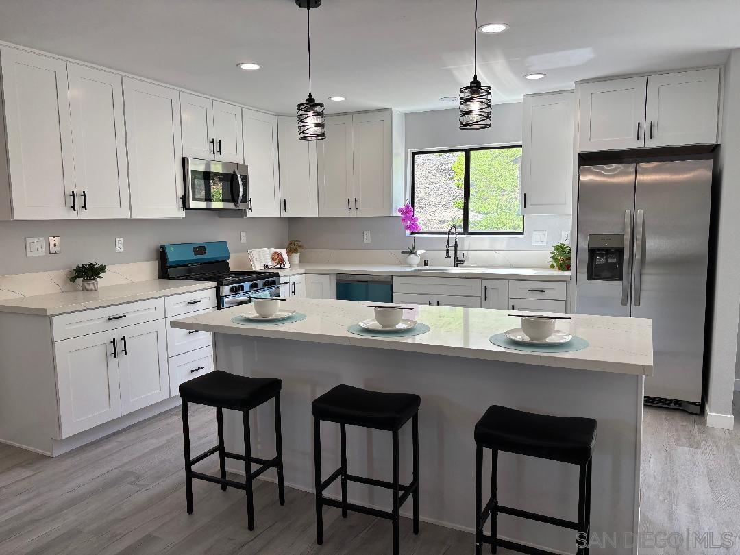 Detail Gallery Image 5 of 31 For 9211  Todos Santos Drive, Santee,  CA 92071 - 4 Beds | 2 Baths