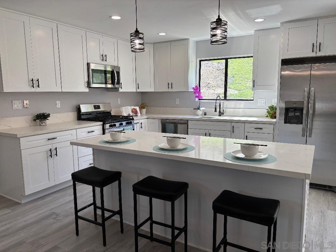 Detail Gallery Image 6 of 31 For 9211  Todos Santos Drive, Santee,  CA 92071 - 4 Beds | 2 Baths