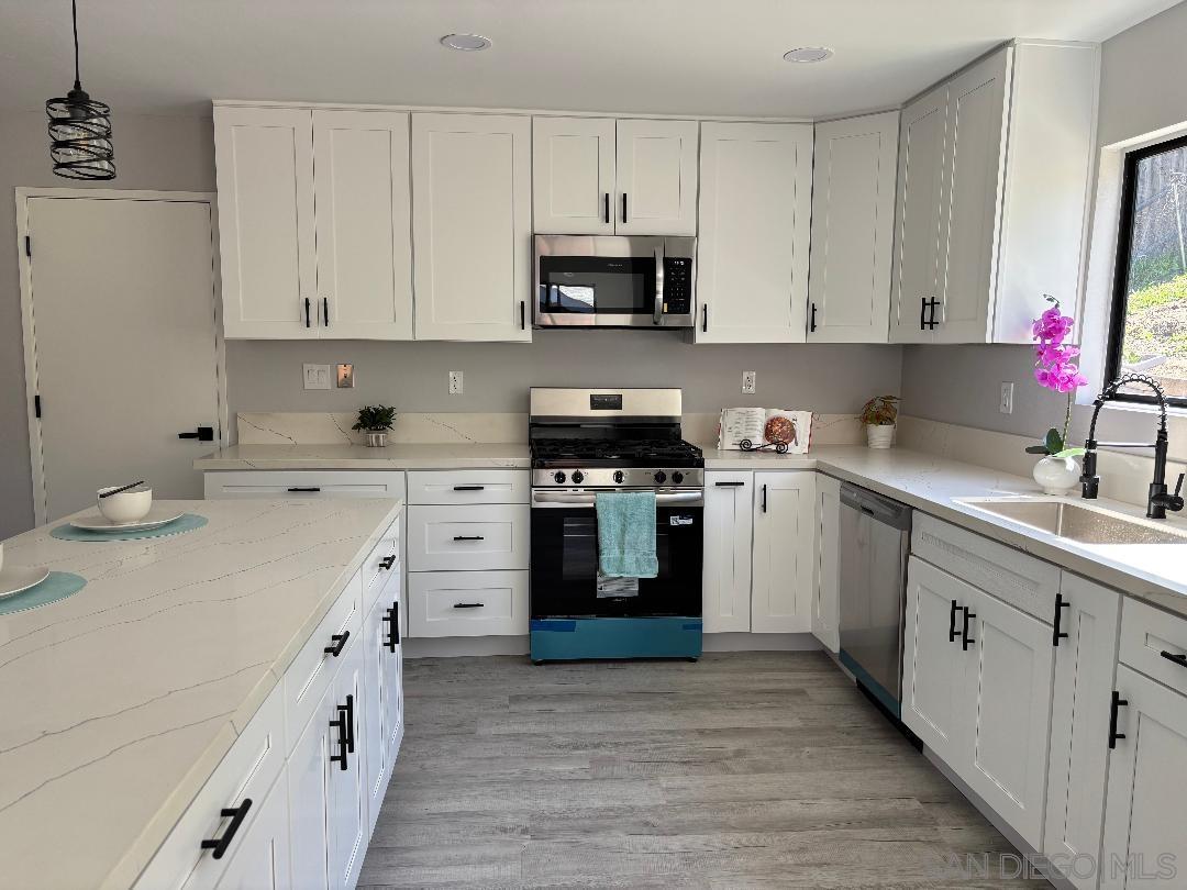 Detail Gallery Image 9 of 31 For 9211  Todos Santos Drive, Santee,  CA 92071 - 4 Beds | 2 Baths