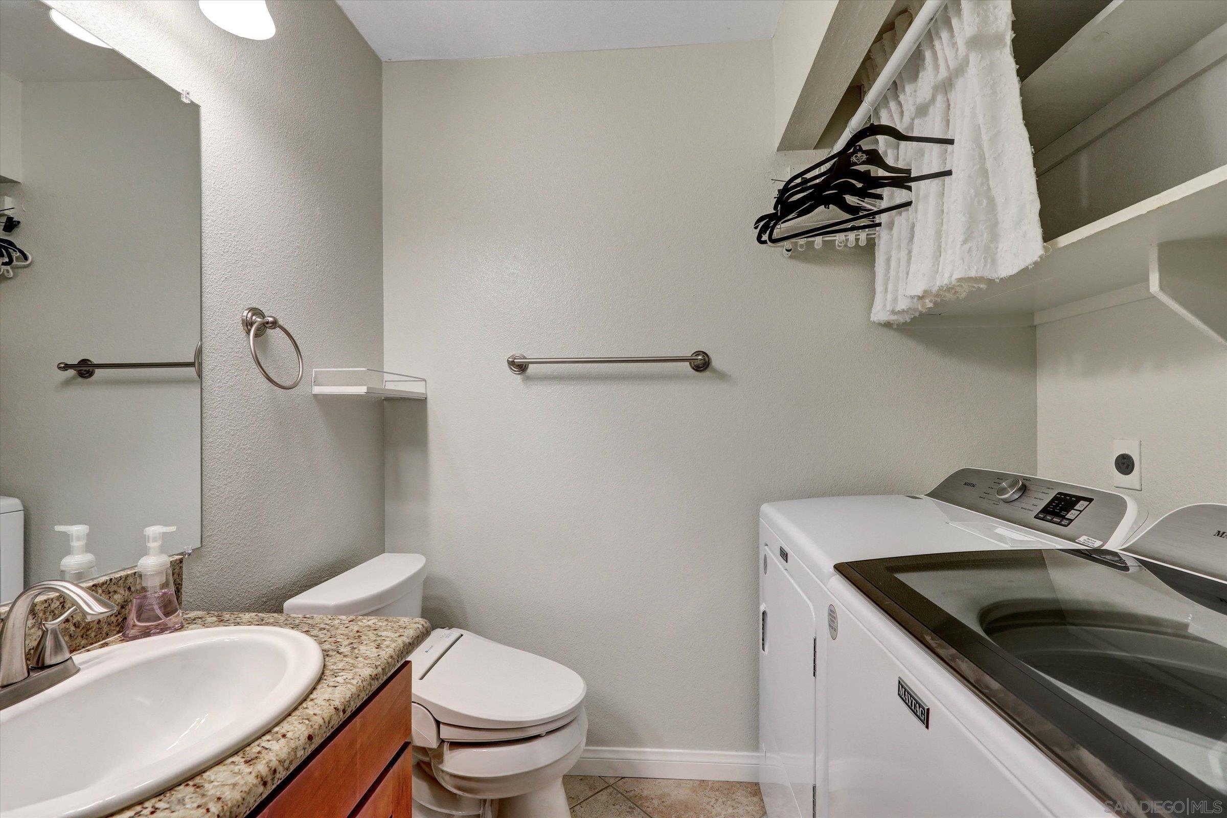 Detail Gallery Image 13 of 19 For 9837  Caspi Gardens Dr 7, Santee,  CA 92071 - 2 Beds | 1/1 Baths