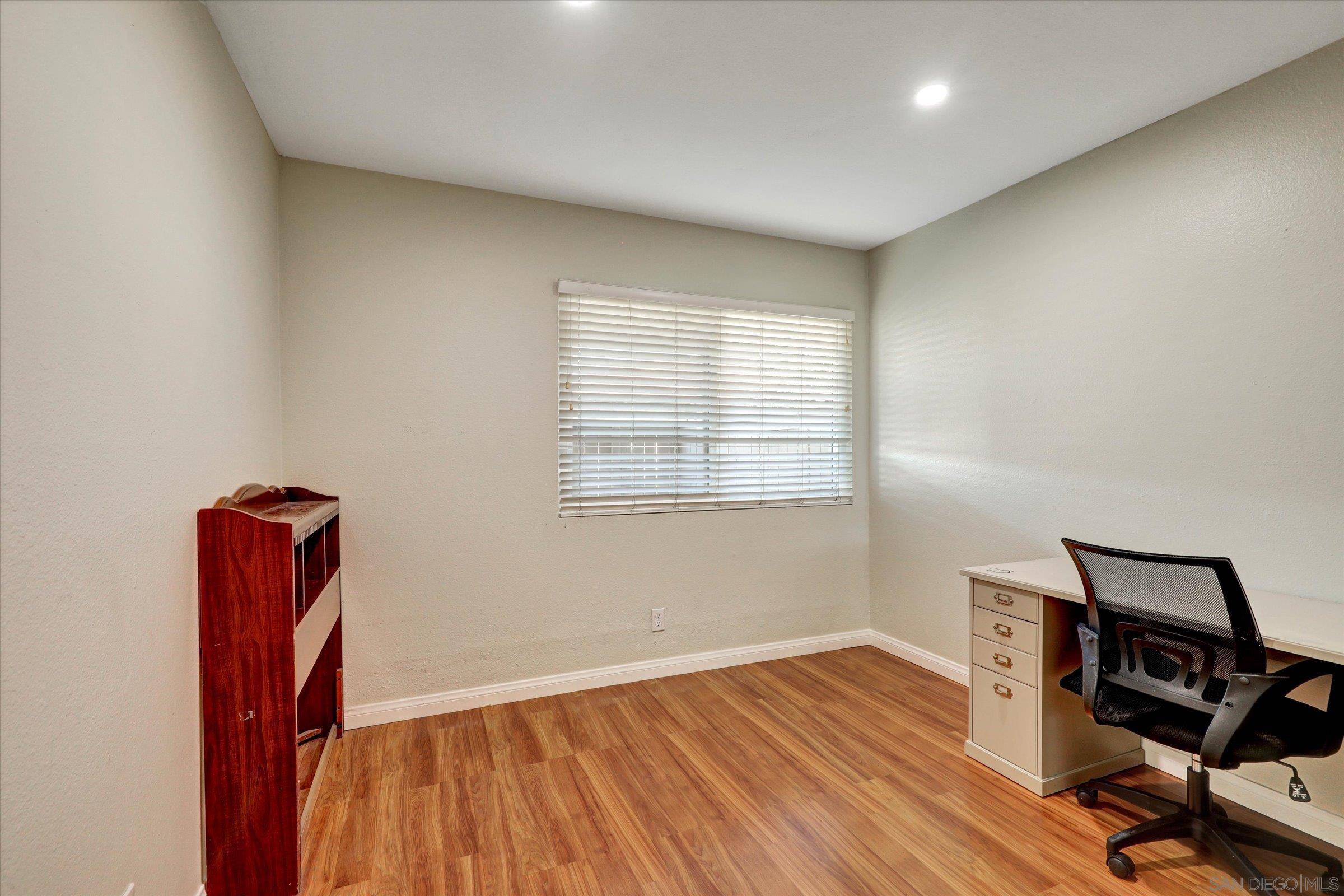 Detail Gallery Image 7 of 19 For 9837  Caspi Gardens Dr 7, Santee,  CA 92071 - 2 Beds | 1/1 Baths