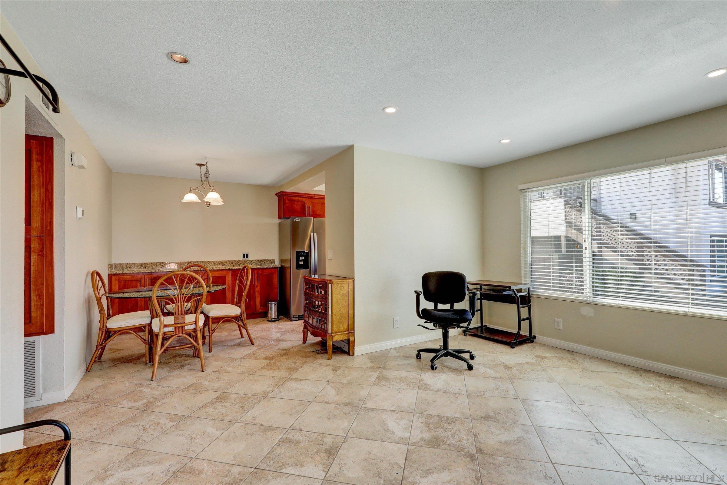 Detail Gallery Image 10 of 19 For 9837  Caspi Gardens Dr 7, Santee,  CA 92071 - 2 Beds | 1/1 Baths