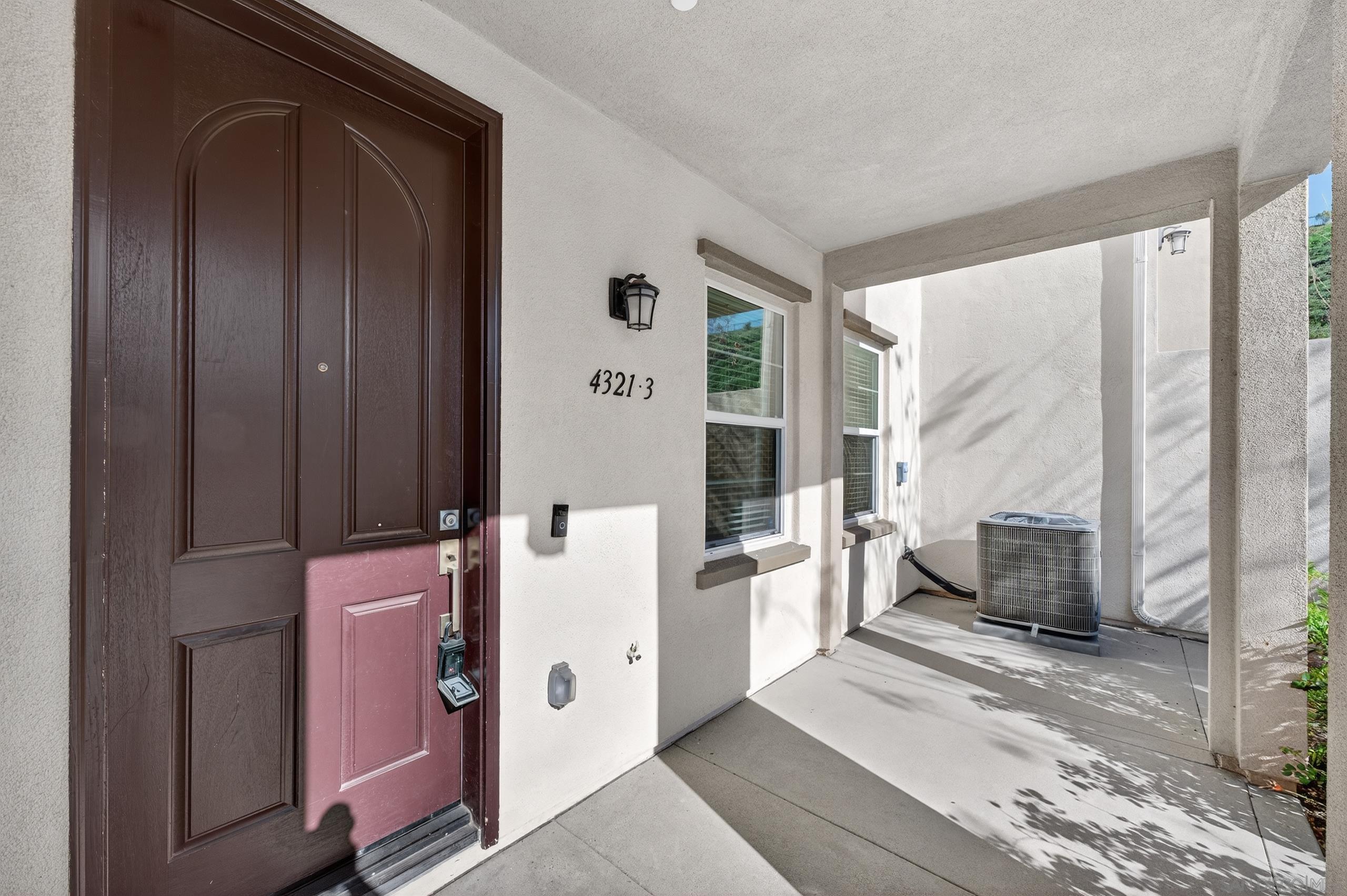 Detail Gallery Image 4 of 53 For 4321  Star Path Way 3, Oceanside,  CA 92056 - 2 Beds | 2/1 Baths