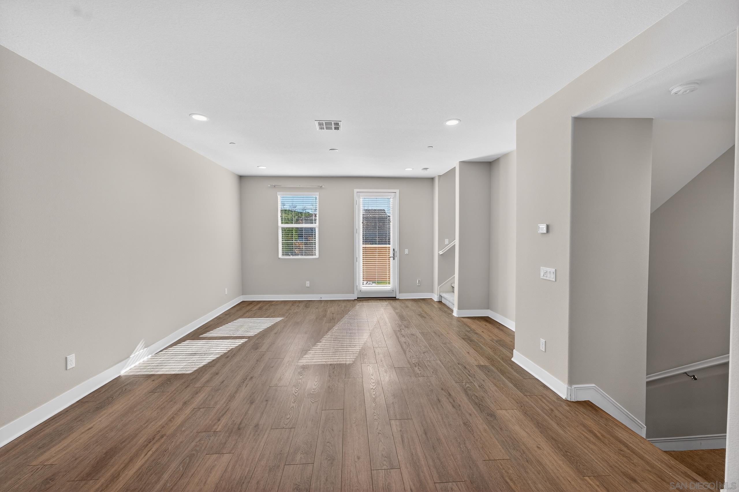 Detail Gallery Image 7 of 53 For 4321  Star Path Way 3, Oceanside,  CA 92056 - 2 Beds | 2/1 Baths