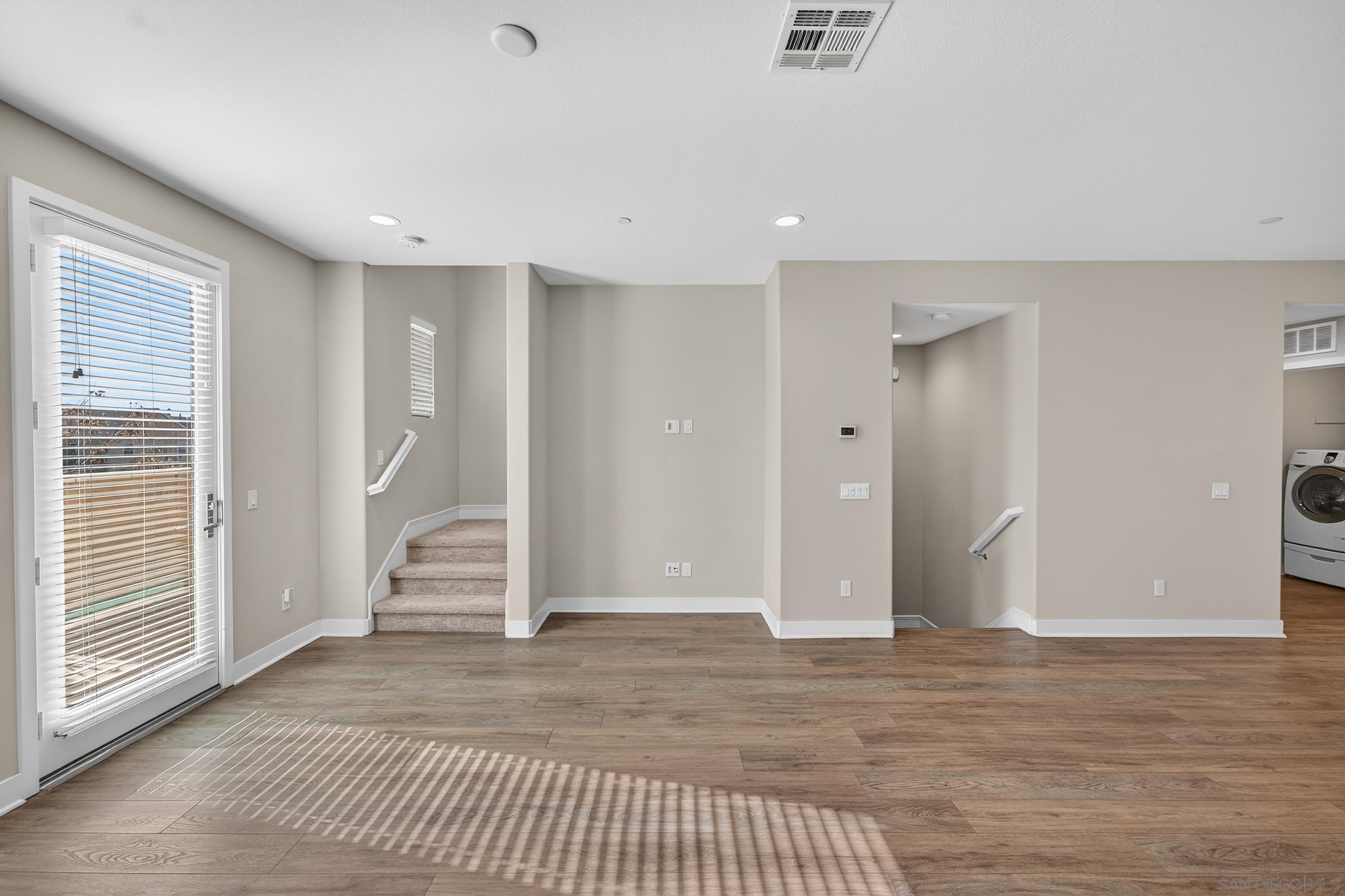 Detail Gallery Image 8 of 53 For 4321  Star Path Way 3, Oceanside,  CA 92056 - 2 Beds | 2/1 Baths