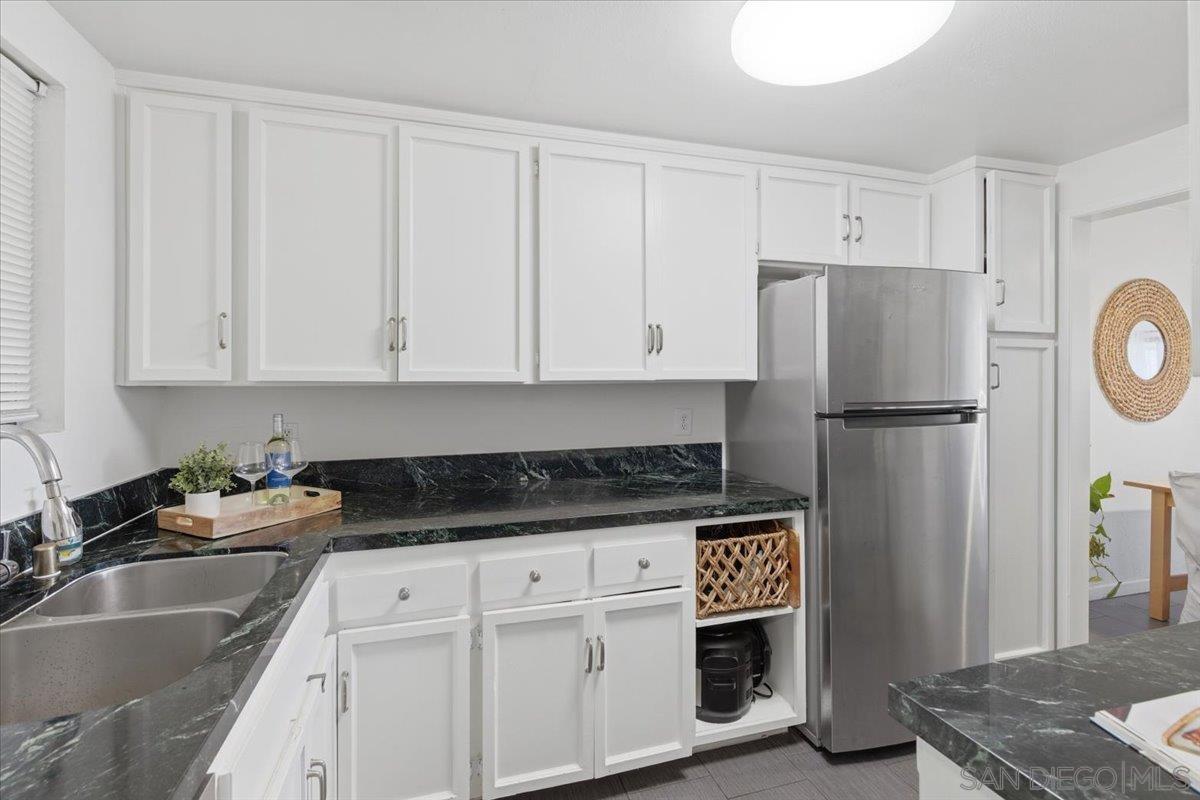 Detail Gallery Image 12 of 22 For 3770  Crown Point  #103,  San Diego,  CA 92109 - 2 Beds | 2 Baths