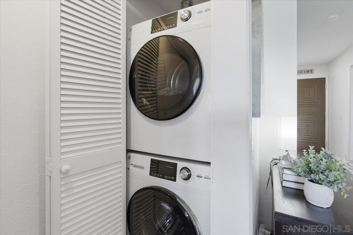 Detail Gallery Image 13 of 22 For 3770  Crown Point  #103,  San Diego,  CA 92109 - 2 Beds | 2 Baths