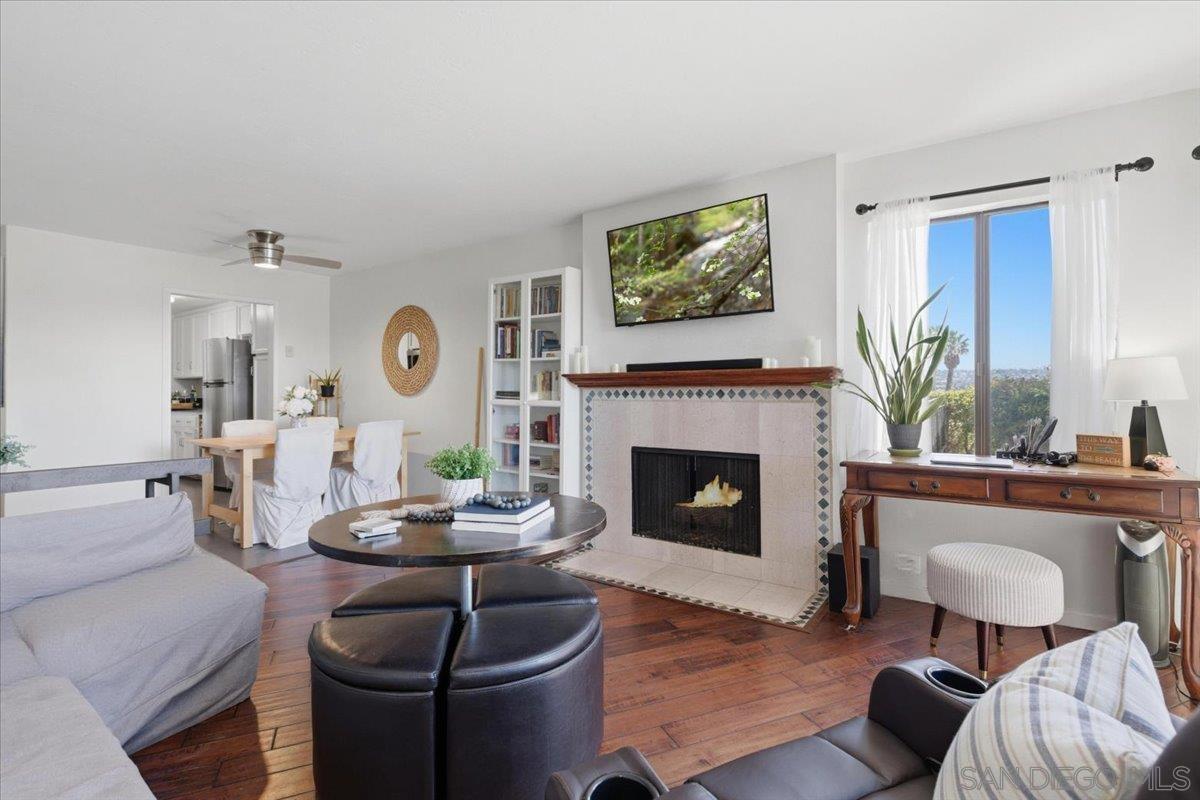 Detail Gallery Image 5 of 22 For 3770  Crown Point  #103,  San Diego,  CA 92109 - 2 Beds | 2 Baths