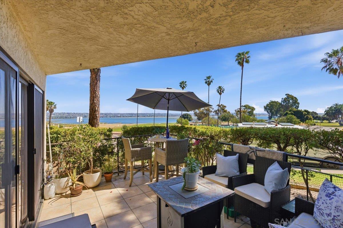 Detail Gallery Image 9 of 22 For 3770  Crown Point  #103,  San Diego,  CA 92109 - 2 Beds | 2 Baths