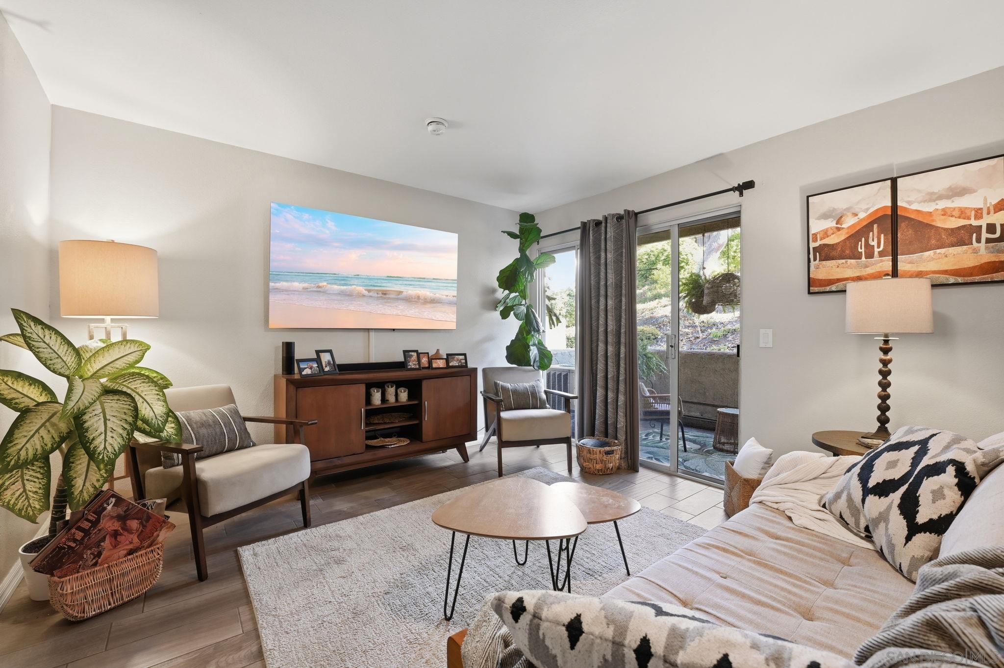 Detail Gallery Image 11 of 32 For 230  Diamond Way  #147,  Vista,  CA 92083 - 2 Beds | 2 Baths