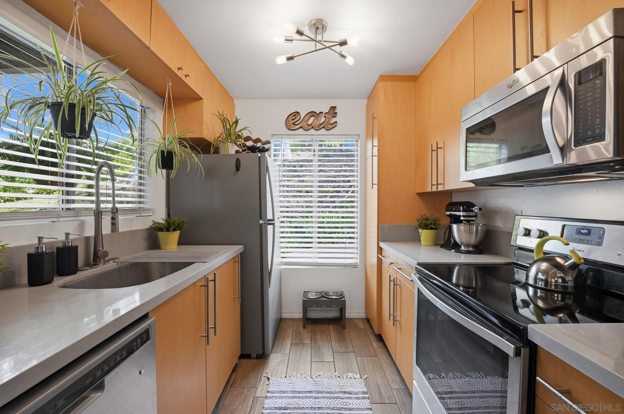 Detail Gallery Image 14 of 32 For 230  Diamond Way  #147,  Vista,  CA 92083 - 2 Beds | 2 Baths