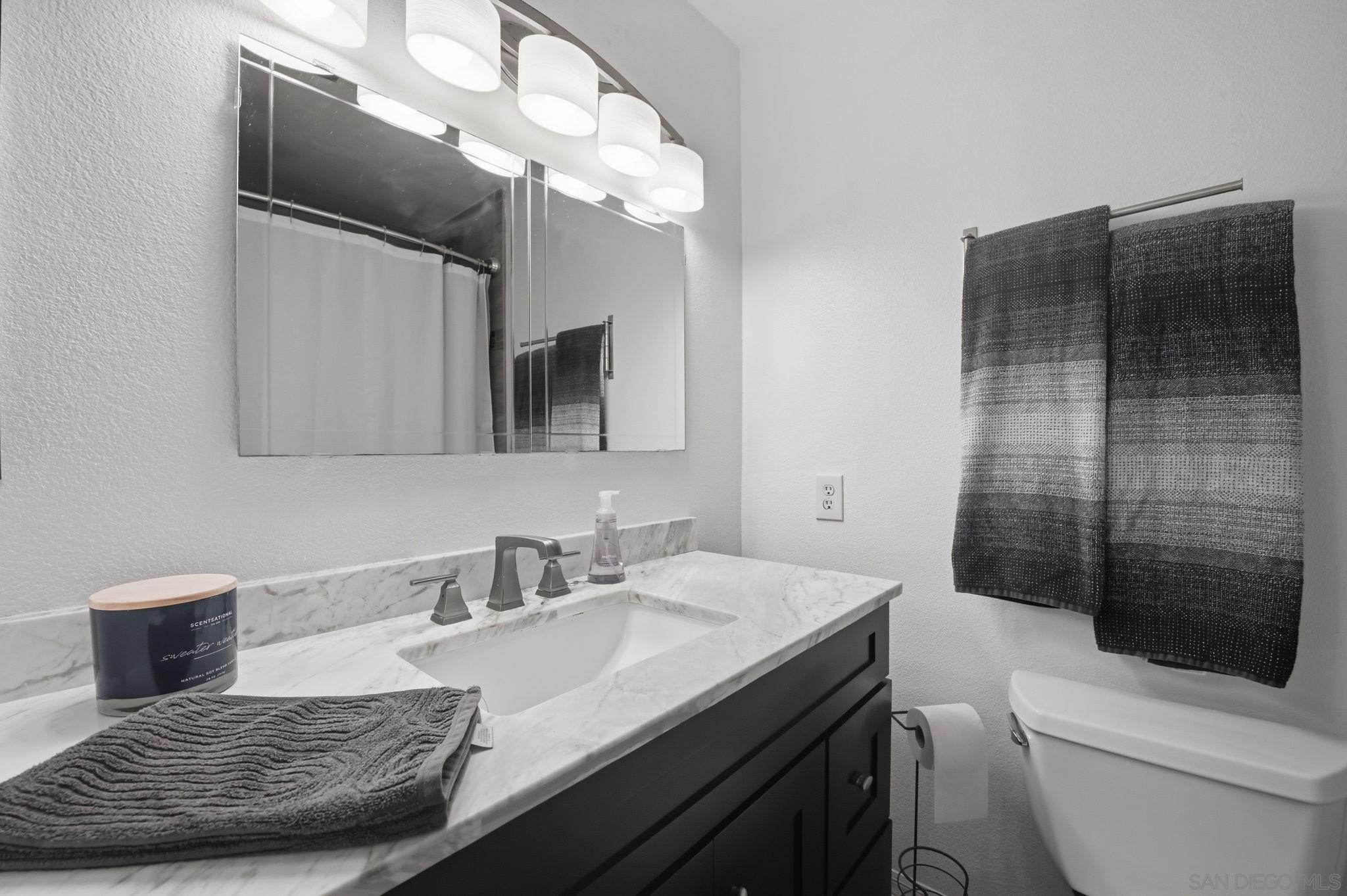 Detail Gallery Image 21 of 32 For 230  Diamond Way  #147,  Vista,  CA 92083 - 2 Beds | 2 Baths