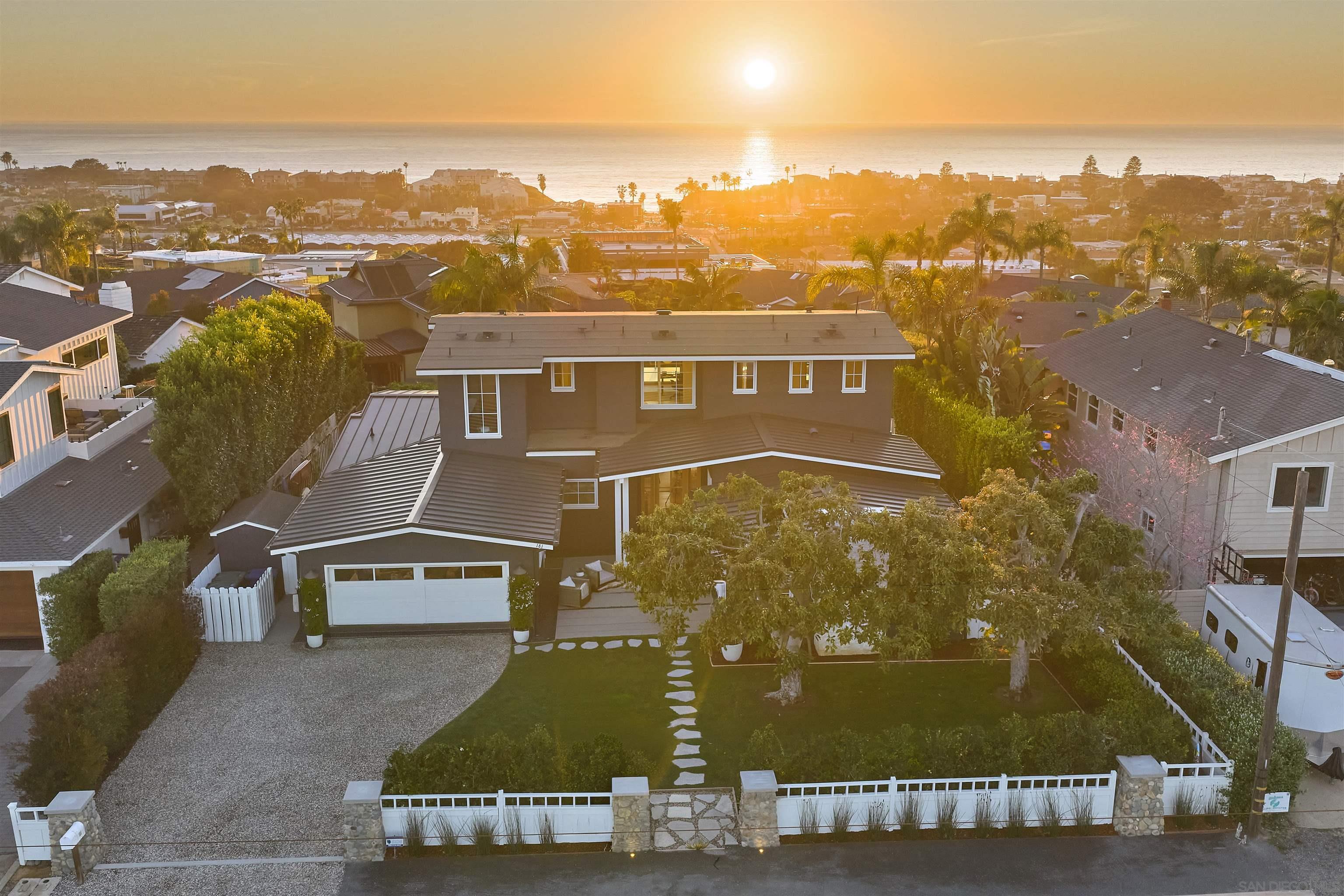 Detail Gallery Image 2 of 43 For 181 S Nardo, Solana Beach,  CA 92075 - 5 Beds | 4/1 Baths