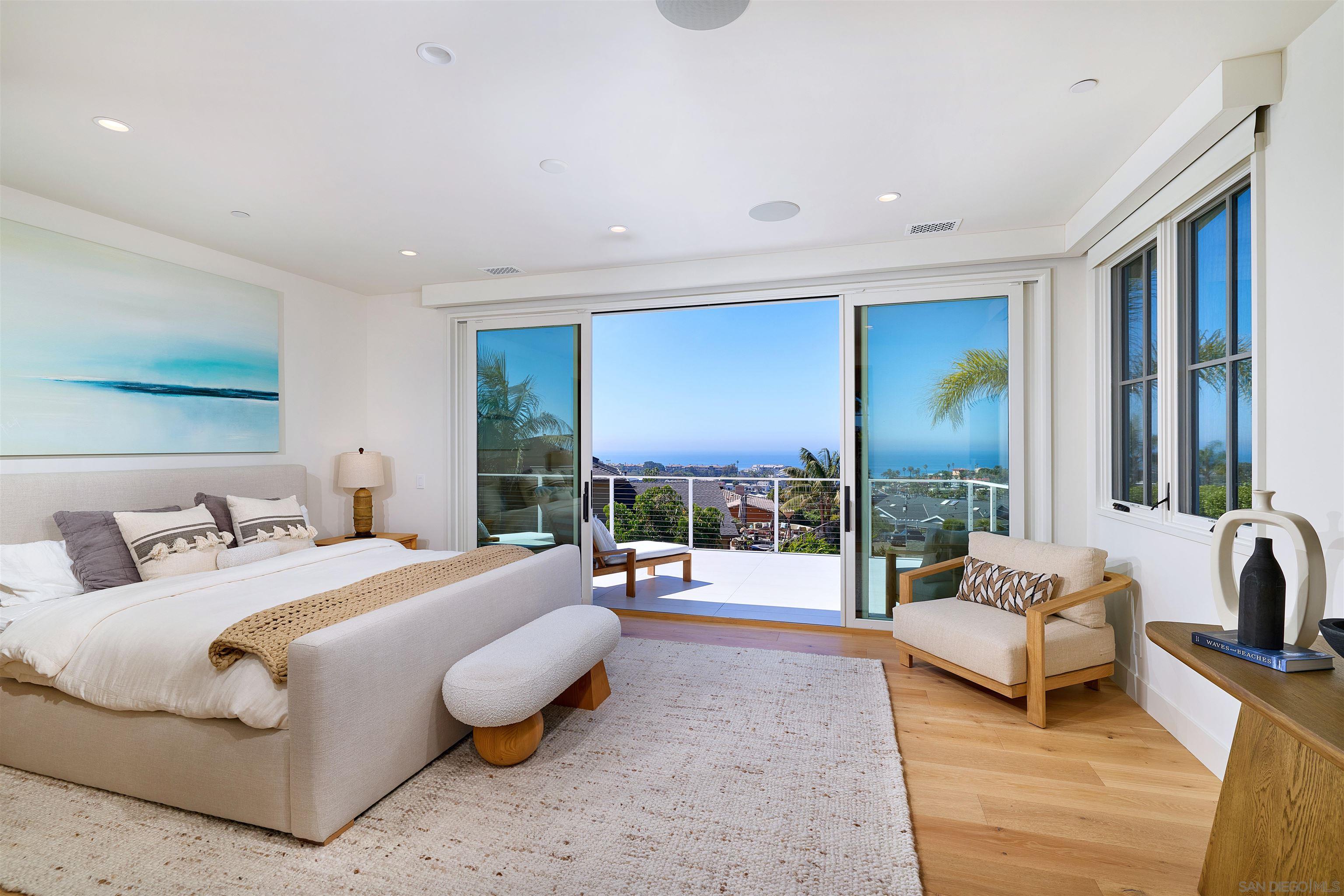 Detail Gallery Image 15 of 43 For 181 S Nardo, Solana Beach,  CA 92075 - 5 Beds | 4/1 Baths