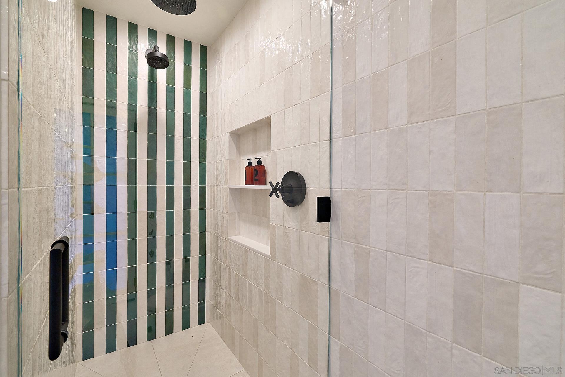 Detail Gallery Image 22 of 43 For 181 S Nardo, Solana Beach,  CA 92075 - 5 Beds | 4/1 Baths