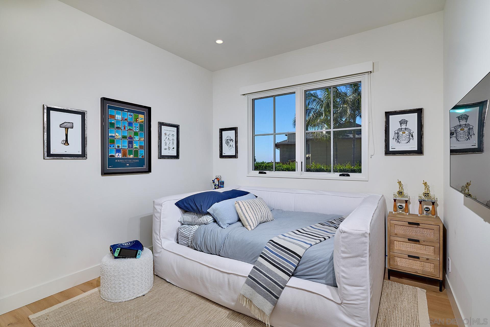 Detail Gallery Image 24 of 43 For 181 S Nardo, Solana Beach,  CA 92075 - 5 Beds | 4/1 Baths