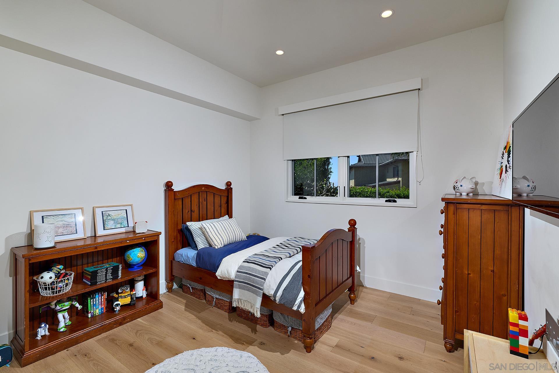 Detail Gallery Image 25 of 43 For 181 S Nardo, Solana Beach,  CA 92075 - 5 Beds | 4/1 Baths